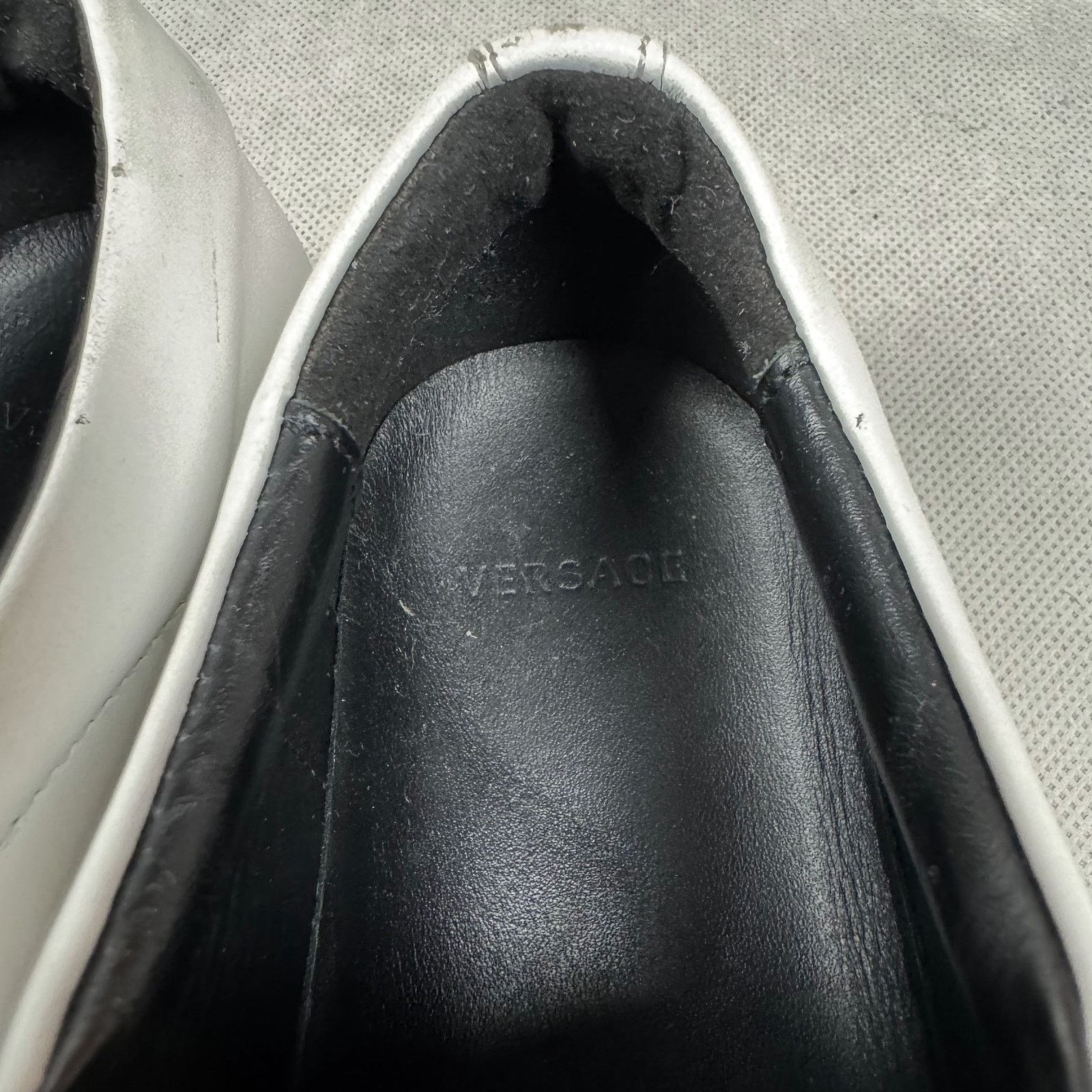 Versace Versace White Leather Round Toe Athletic Sneakers Shoes 36 Size US 4 / IT 34 - 7 Thumbnail