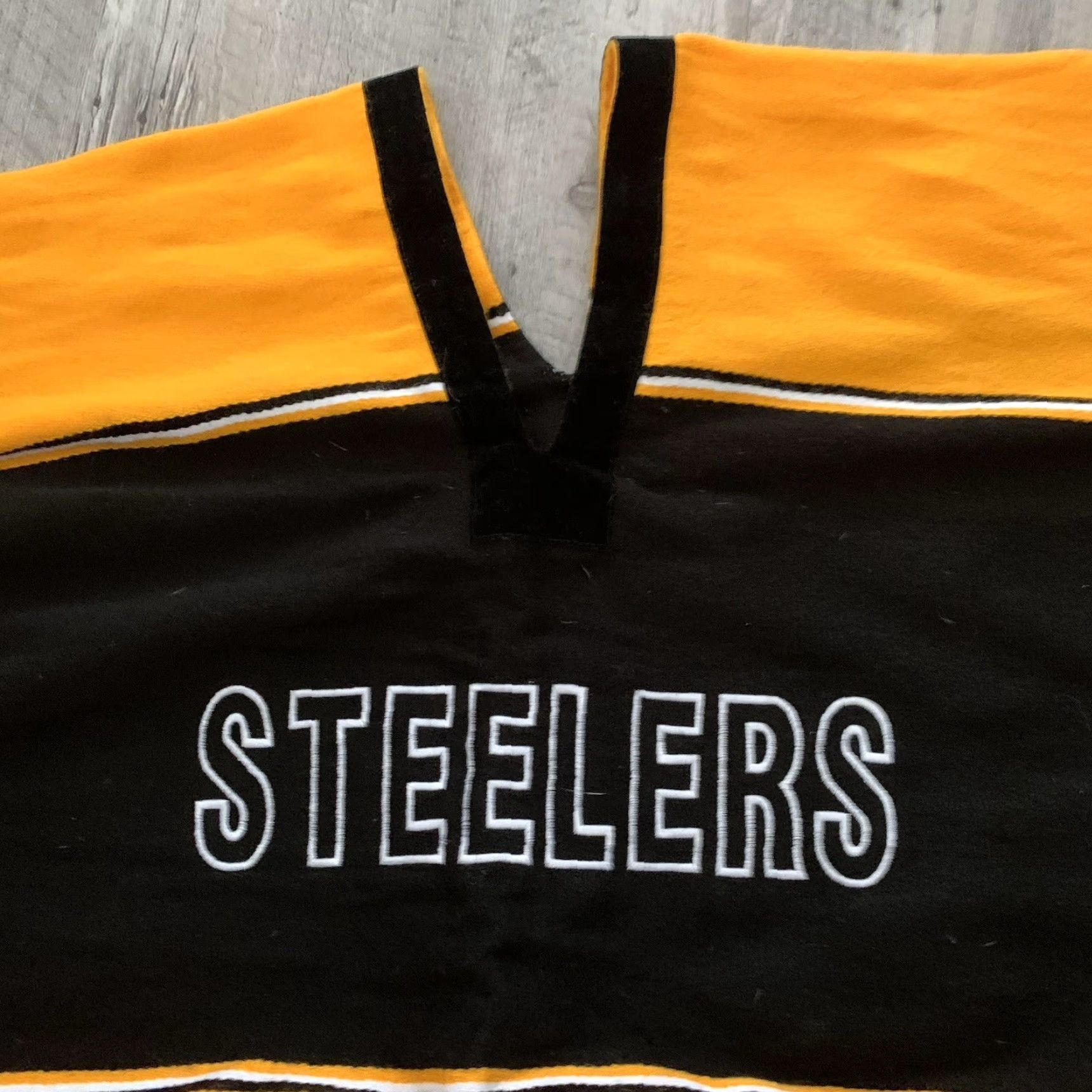 NFL NFL Steelers Poncho Pullover Shirt Men One Size Black Gold Fringe Multicolor Striped Long Casual All Seasons Embroidered Size US M / EU 48-50 / 2 - 3 Thumbnail