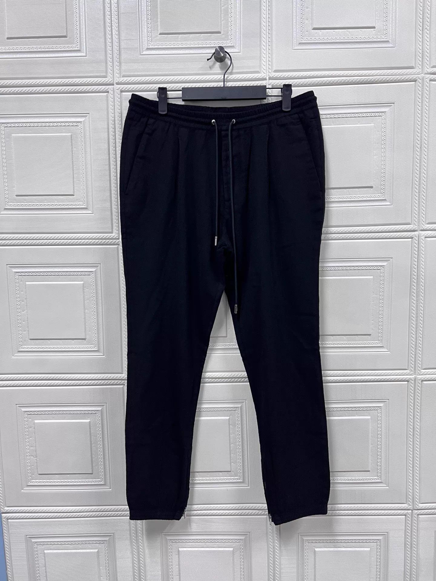 Dior Dior solid color drawstring zip casual pants size 50 99new Size US 34 / EU 50 - 1 Thumbnail