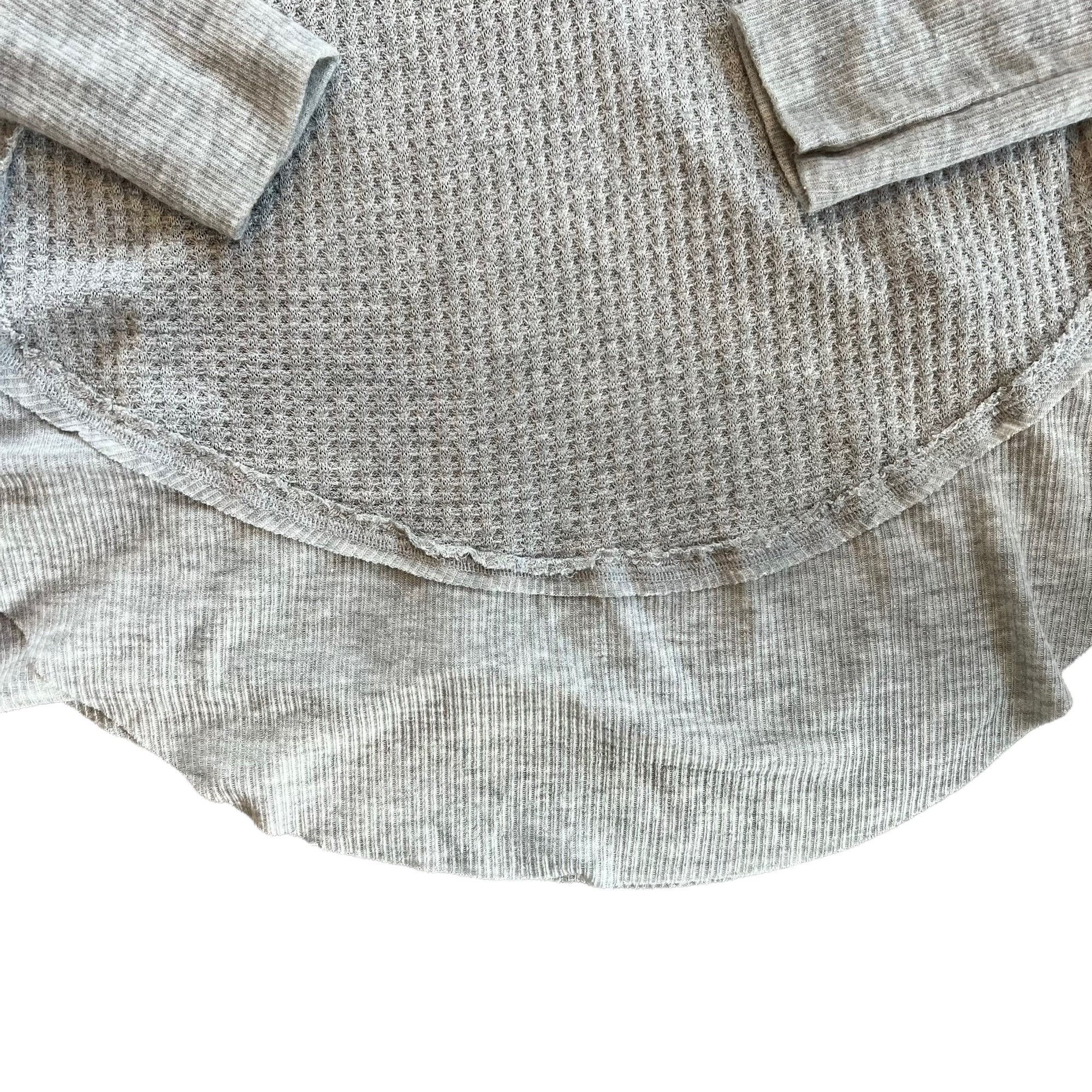 Free People Free People We The Free Ribbed Waffle Knit Grey Thermal Top Size XS / US 0-2 / IT 36-38 - 5 Thumbnail