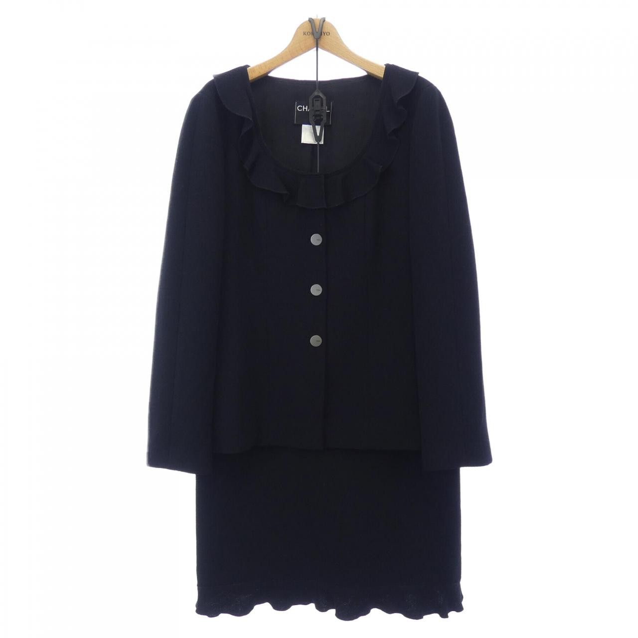 Chanel Chanel Chanel Suit Textile Suits P14303V07503 99A DUTY FREE for USA Size ONE SIZE - 1 Thumbnail