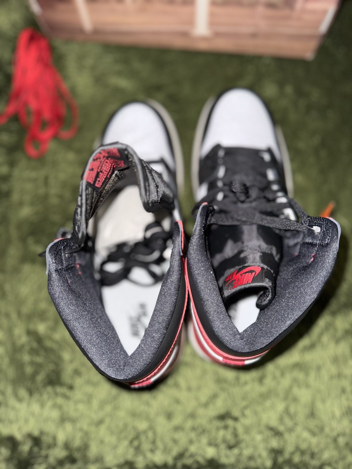 Jordan Brand [300] Air Jordan 1 Retro High OG “Black Toe” Size US 12 / EU 45 - 3 Thumbnail