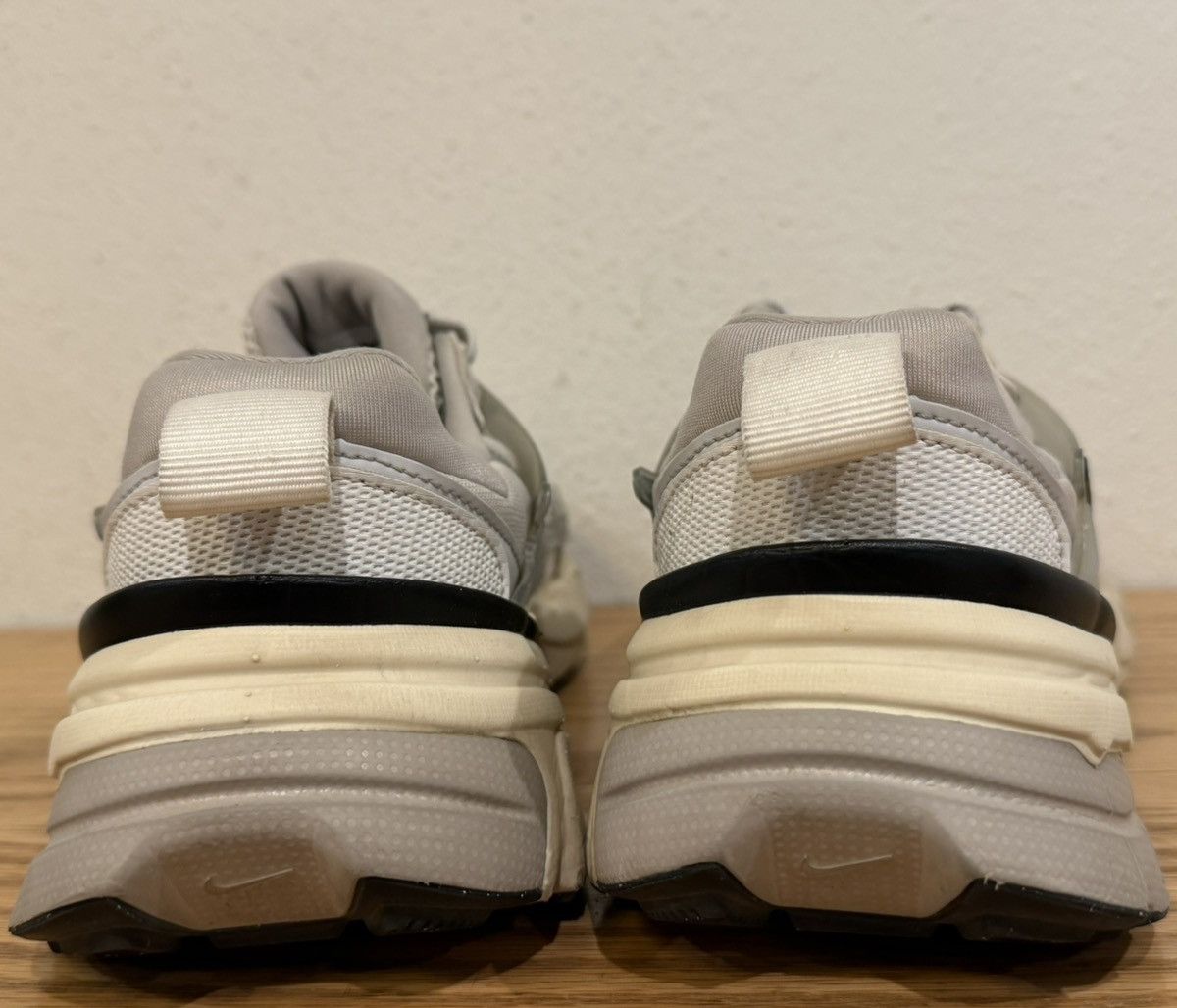 Nike Nike V2K Run Summit White Metallic Silver 8 Running Sneakers Size US 8 / IT 38 - 6 Thumbnail