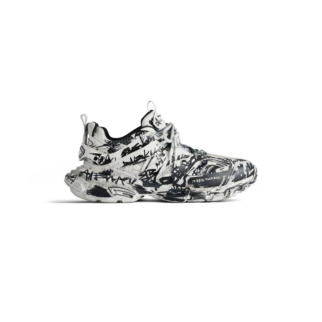 o1tr1nto0825 Track Graffiti Sneakers in White/Black