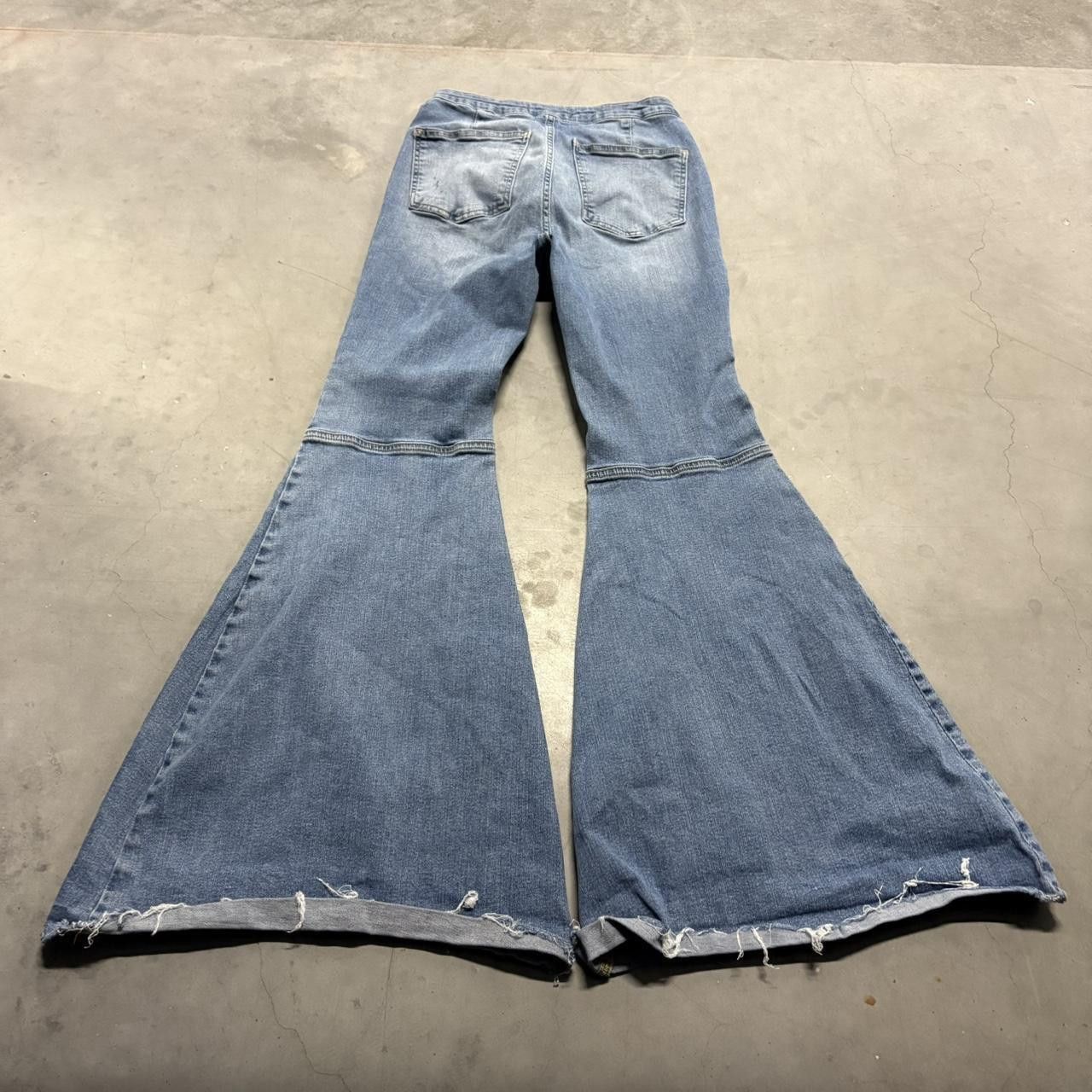 Vintage Crazy Vintage Y2K/2000s Super Baggy Super Wideleg Medium Wash Denim Jeans! Size 25" / US 0 / IT 36 - 4 Thumbnail