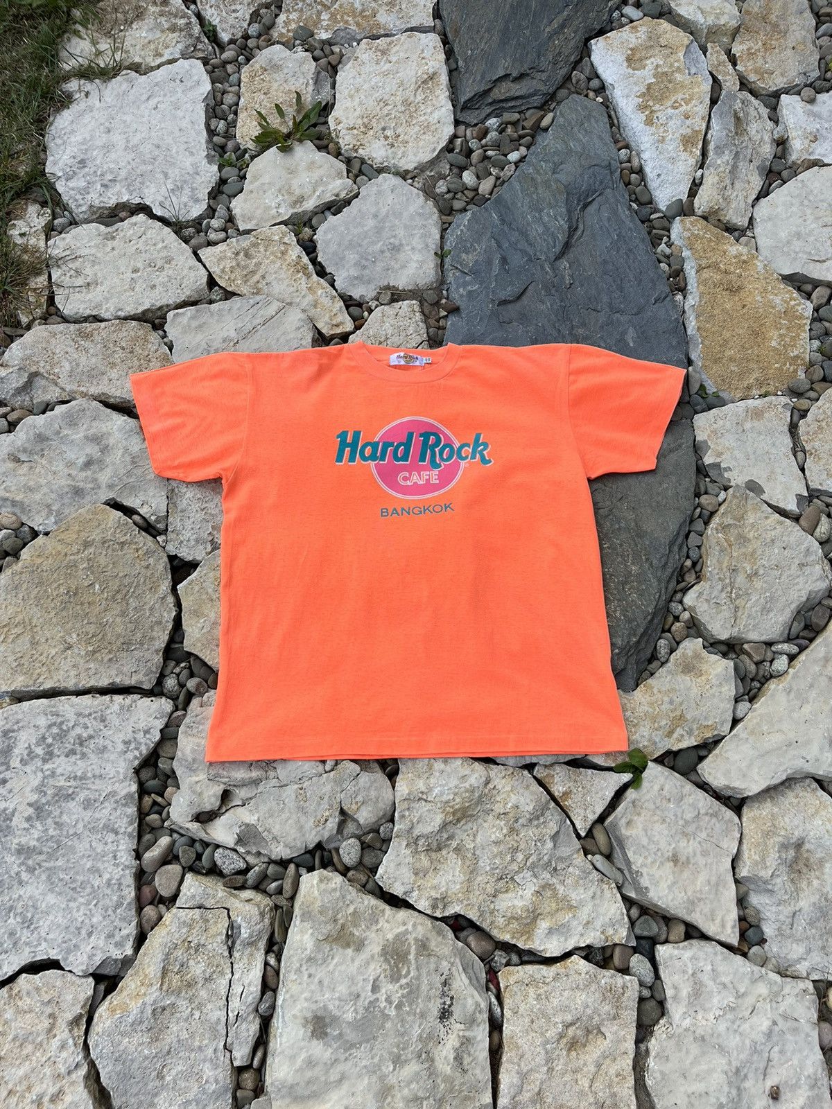 Hard Rock Cafe Vintage Hard Rock Cafe Bangkok neon y2k save the planet tee Size US L / EU 52-54 / 3 - 1 Thumbnail