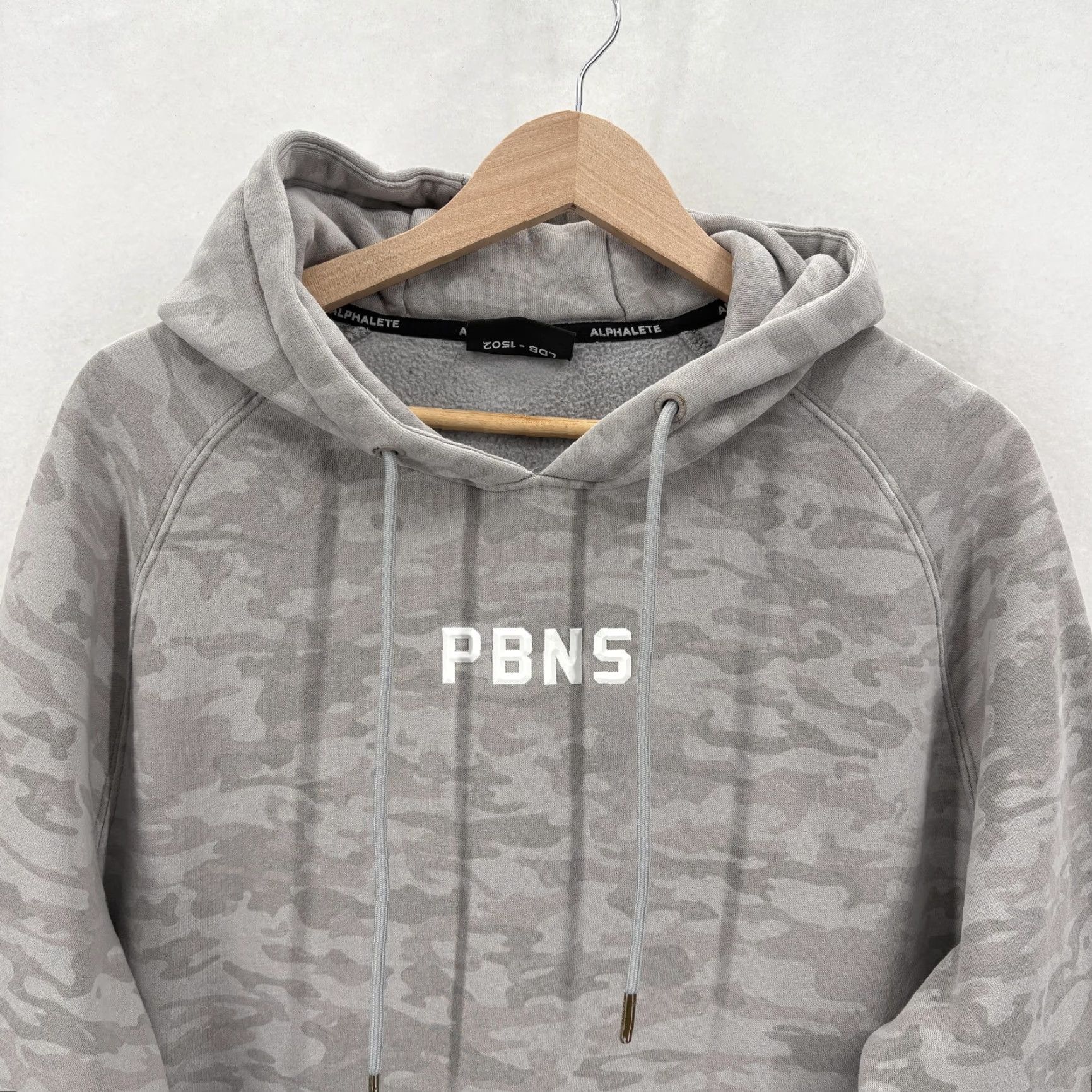Vintage Alphalete Hoodie Mens Large Gray Camo Fleece Pullover Gym Training Athletic PBNS Size US L / EU 52-54 / 3 - 2 Thumbnail
