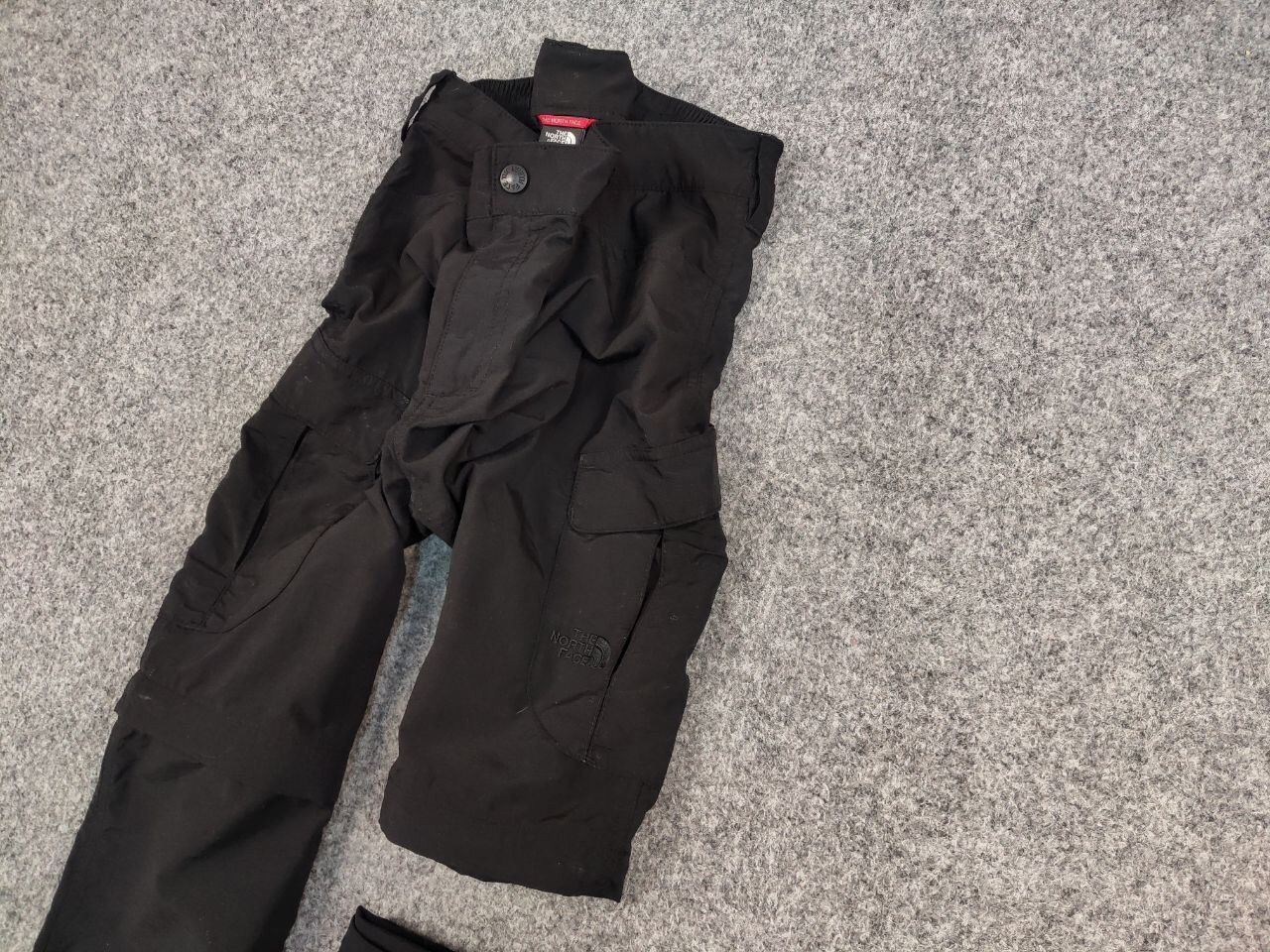 The North Face Vintage 90's The North Face Cargo Black Track Pants x Shorts Size US 32 / EU 48 - 4 Thumbnail