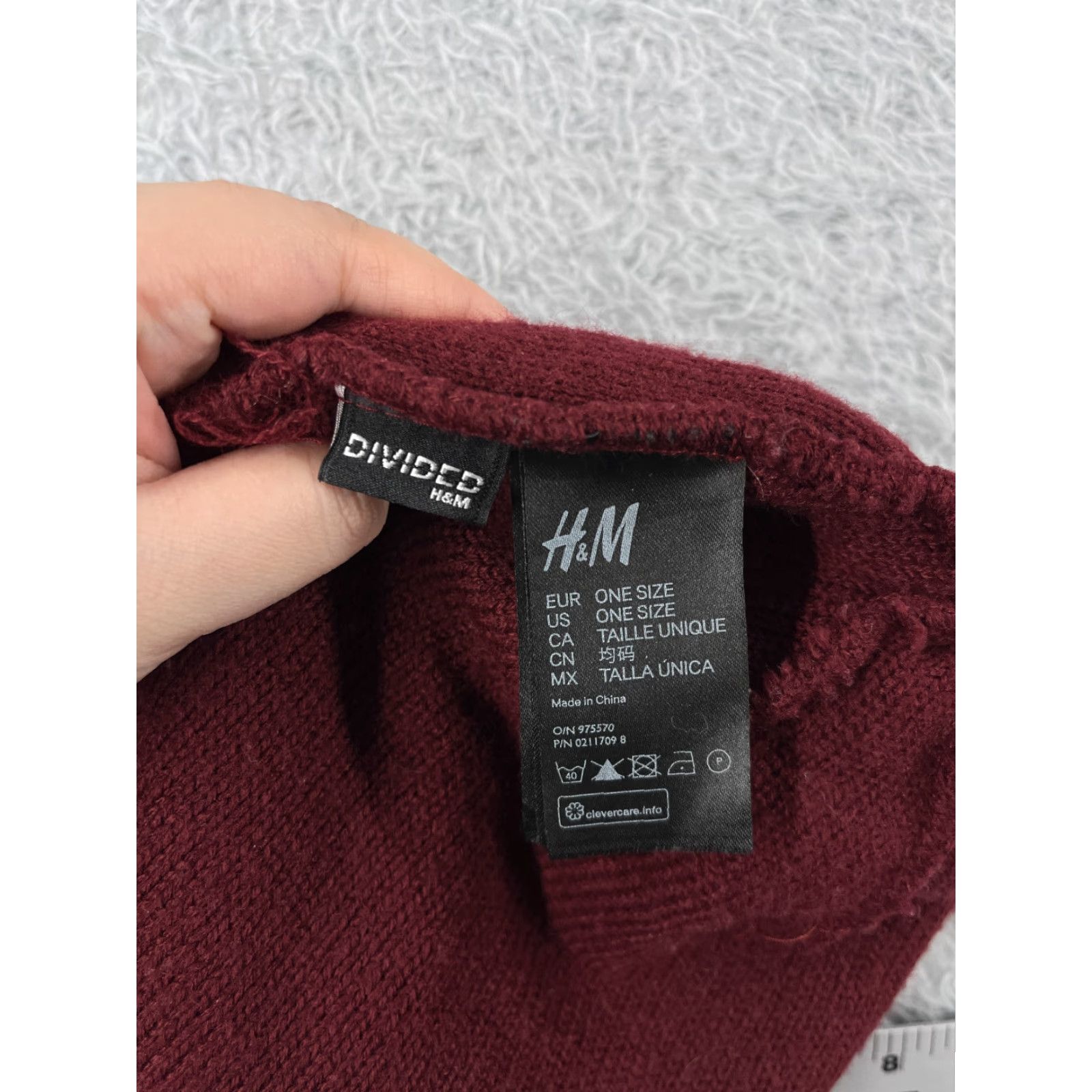 H&M H&M Beanie Adult One Size Burgundy Knit Acrylic Snow Ski Winter Hats Mens Beanie 1SZ Burgundy Ski Theme 90s Style Size ONE SIZE - 7 Thumbnail