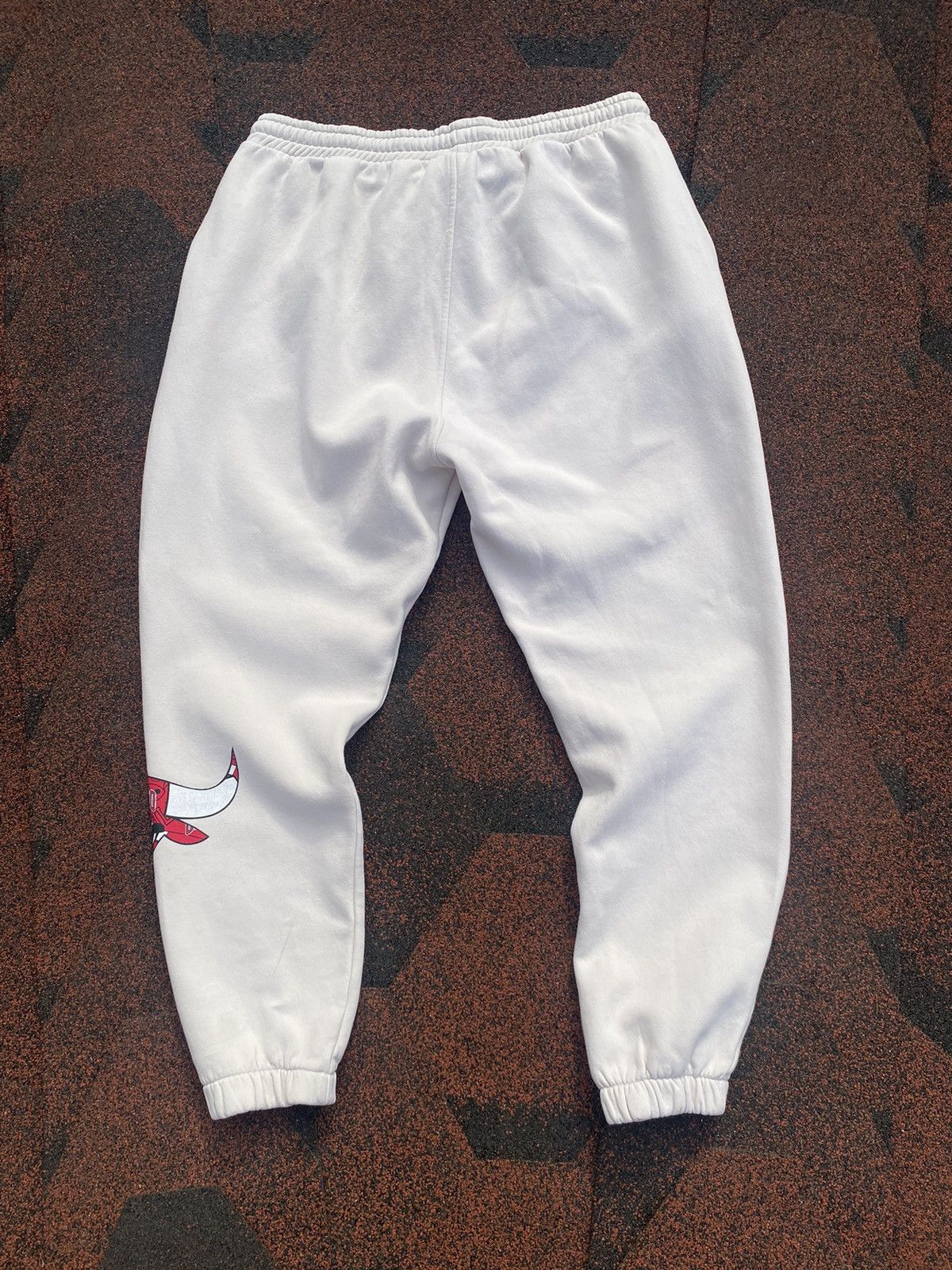 NBA × Vintage VTG CHICAGO BULLS NBA Basketball Team Sweatpants Light Beige Size US 34 / EU 50 - 12 Thumbnail