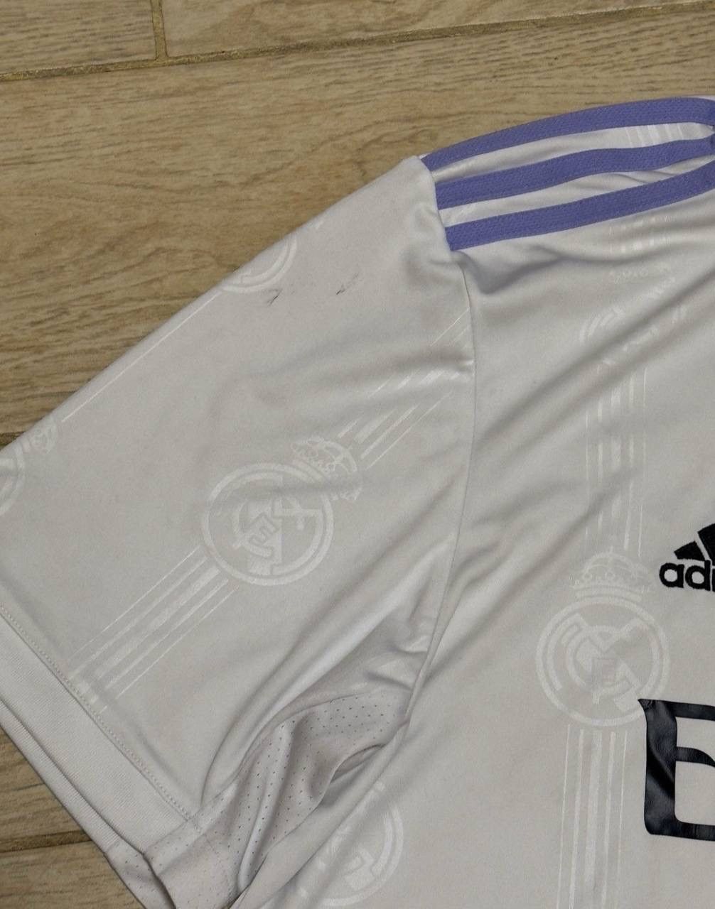 Vintage Real Madrid Soccer vintage home jersey Size US XL / EU 56 / 4 - 6 Thumbnail