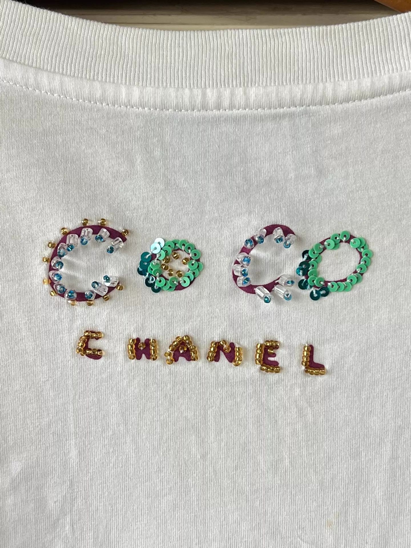 Chanel Chanel x Pharrell White S T-shirt Colorful Sequin COCO Size S / US 4 / IT 40 - 4 Thumbnail