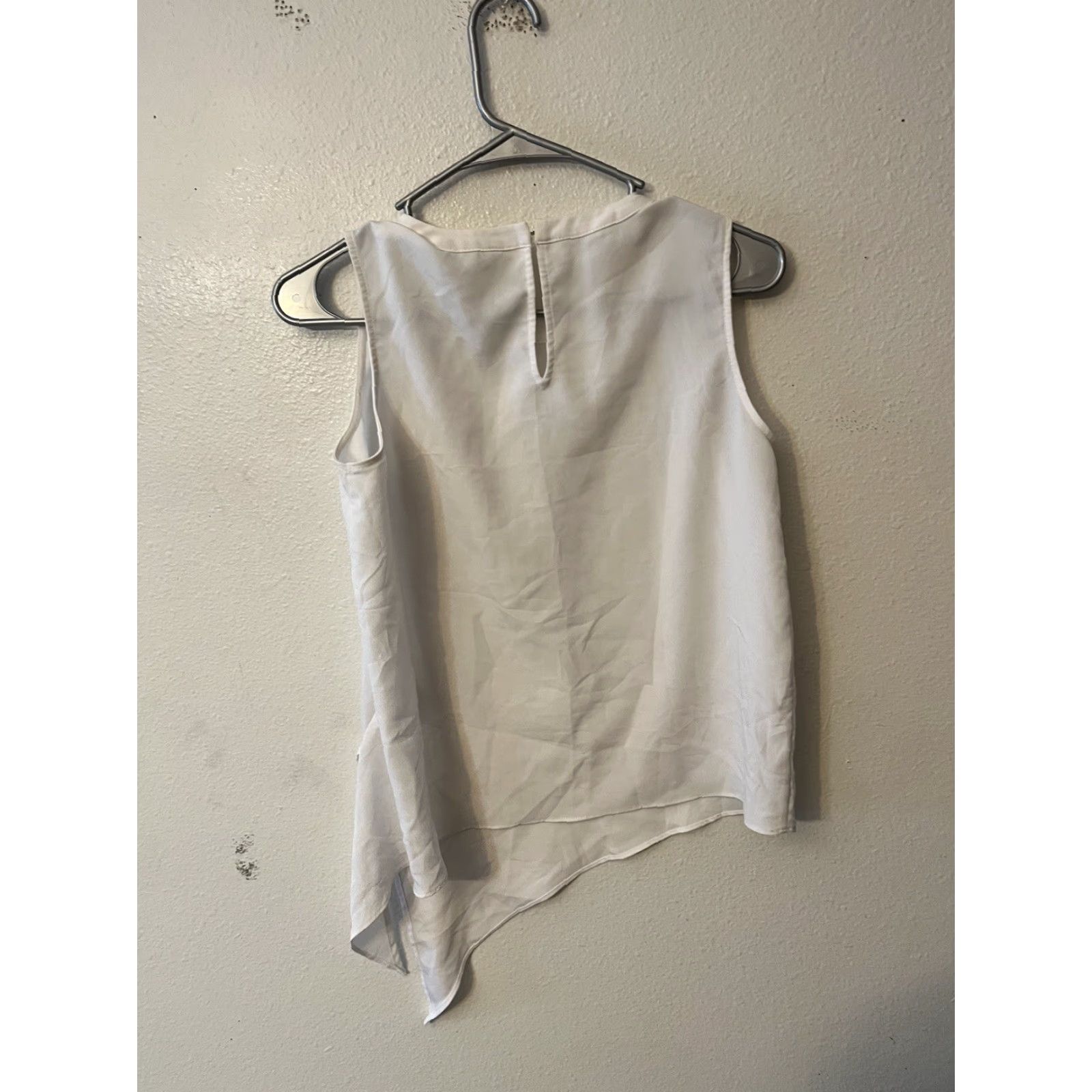 Express VINTAGE Express Tank Top? Wait vintage is No. So: EXPRESS Tank Top Womens XS White Asymmetrical Ruched Side Tie V-Neck Casual Beach 2000s Y2K Womens Size XS / US 0-2 / IT 36-38 - 2 Thumbnail
