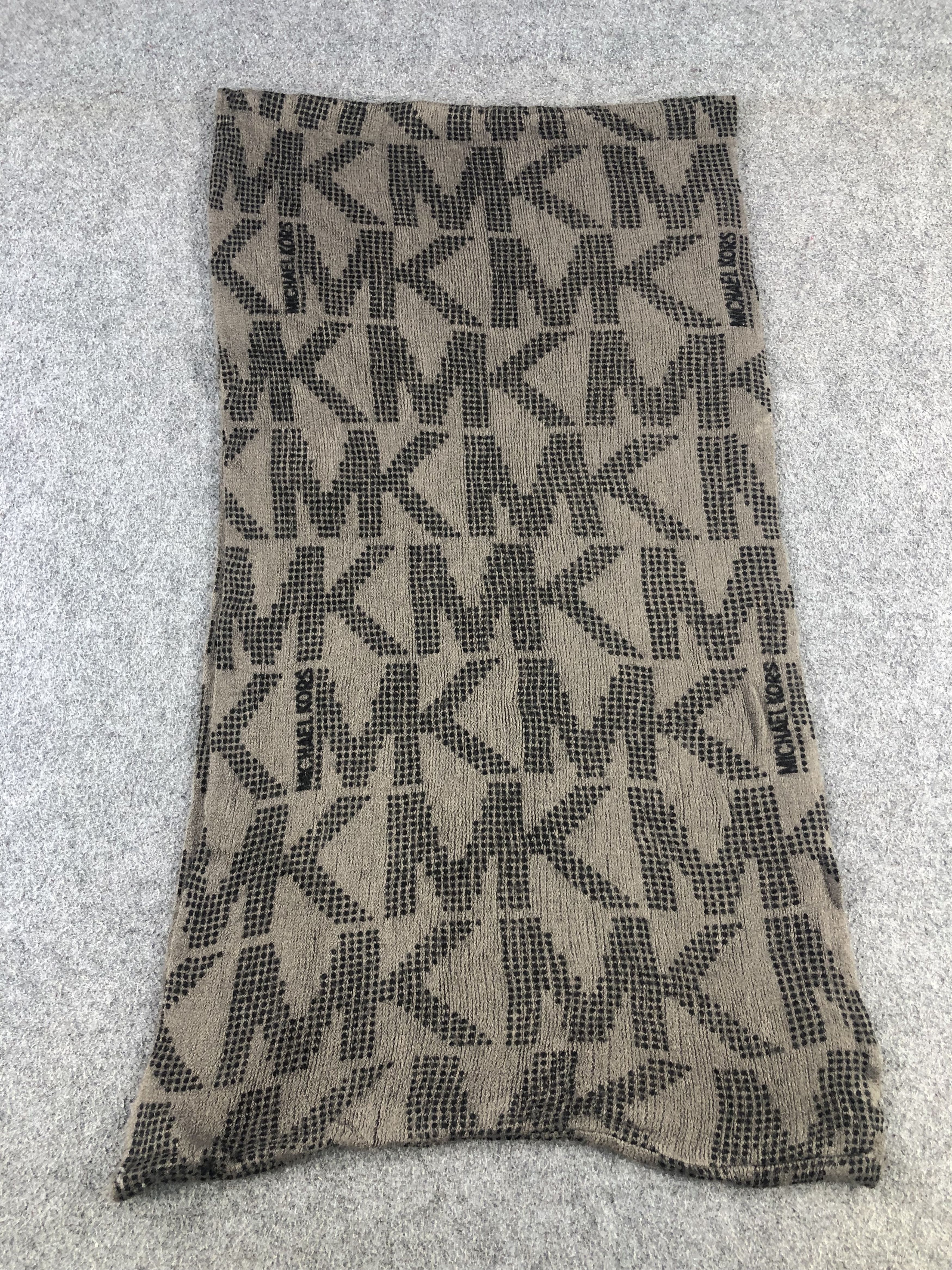 Michael Kors Michael Kors Infinity Scarf / Muffler / Neckwear Size ONE SIZE - 2 Thumbnail