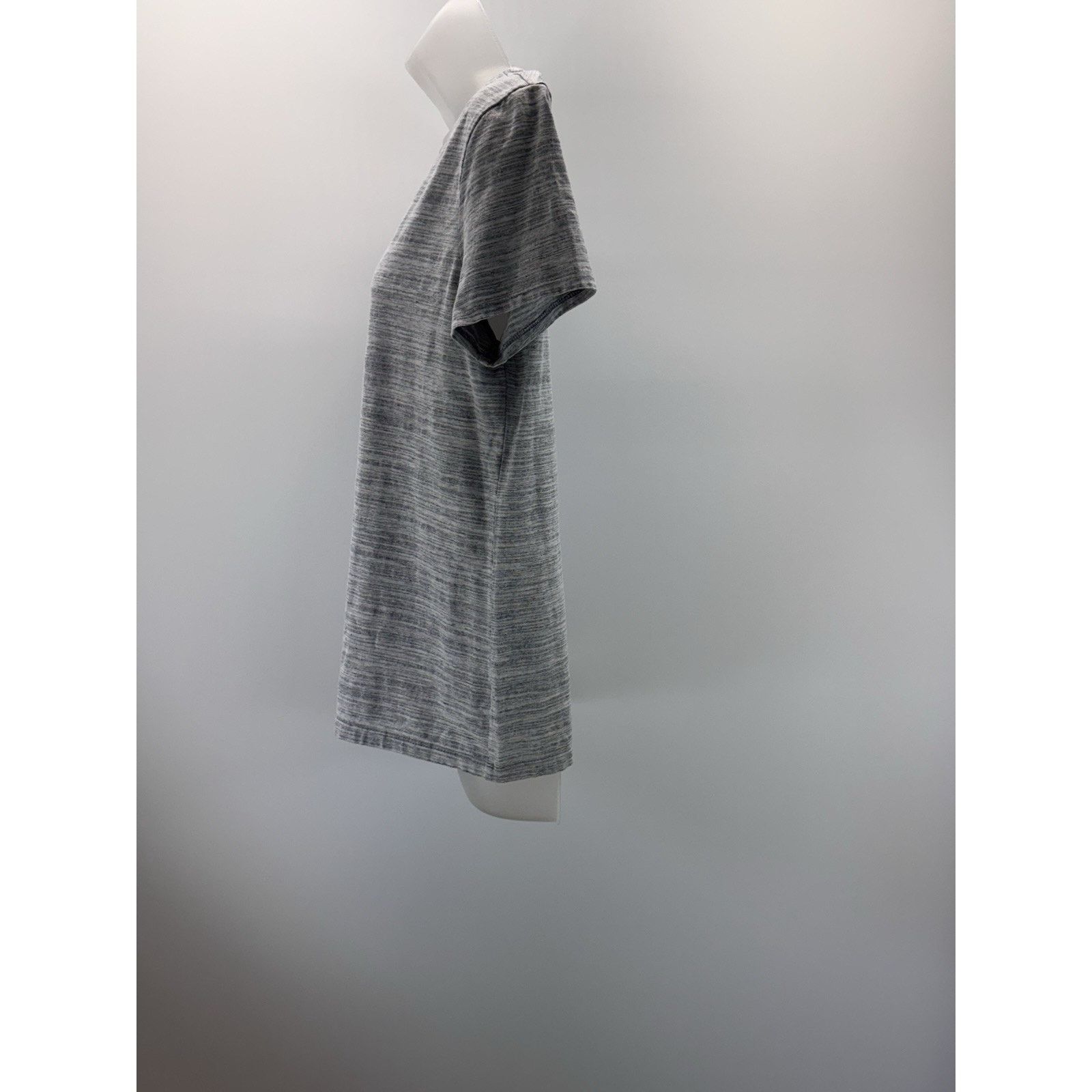 Croft & Barrow Croft & Barrow Classic Tee V-neck Gray T-Shirt Women’s M Size M / US 6-8 / IT 42-44 - 4 Thumbnail