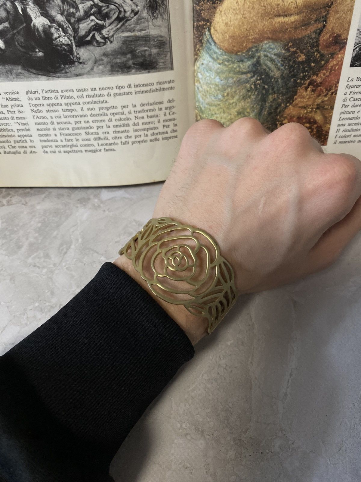 Japanese Brand Vintage Gold Rose Filigree Hinged Cuff Bracelet Bangle Size ONE SIZE - 2 Thumbnail