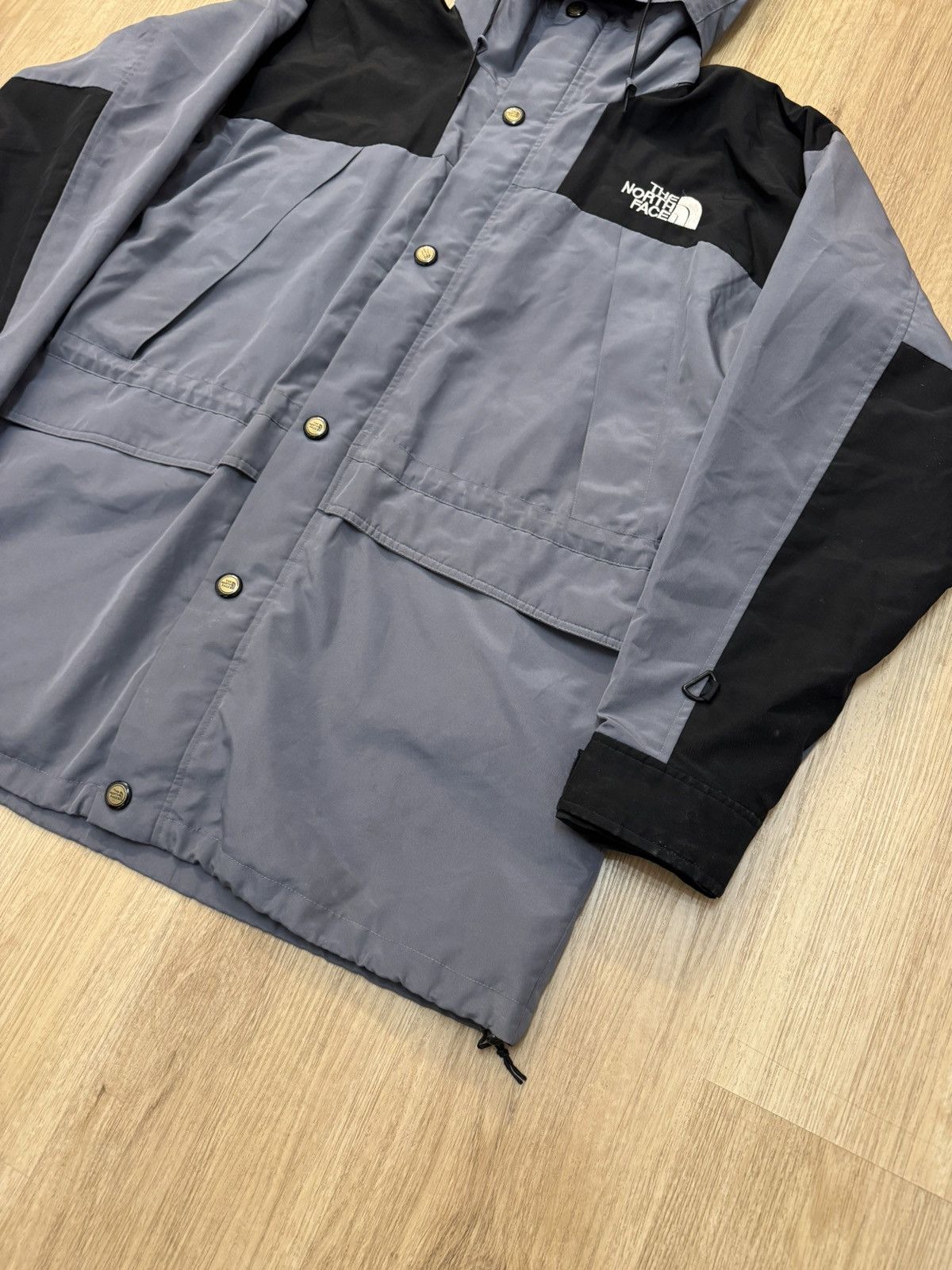 The North Face × Vintage The North Face Gore-Tex GTX Vintage 1990s Mountain Jacket L Size US L / EU 52-54 / 3 - 4 Thumbnail