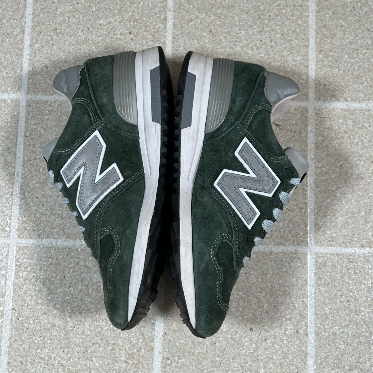 New Balance New Balance 1400 Size 5.5 Made USA Green Suede Sneaker Size US 5.5 / EU 38 - 8 Thumbnail