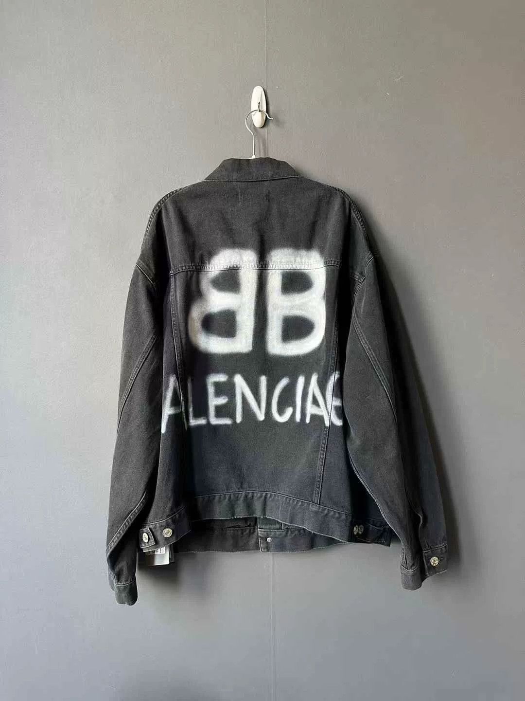 Balenciaga Balenciaga Spray Graffiti Denim Jacket Size US M / EU 48-50 / 2 - 1 Thumbnail