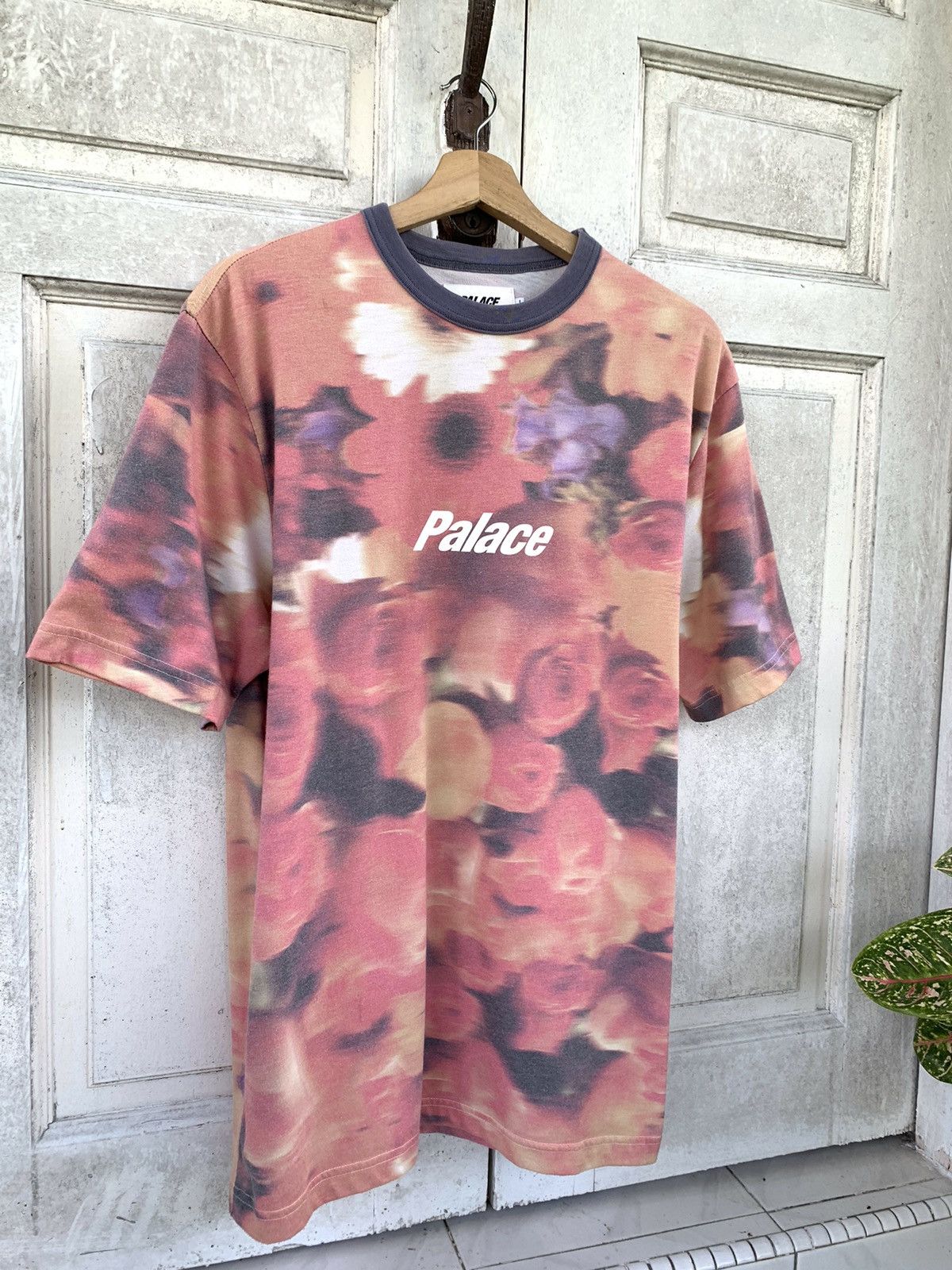 Palace Palace Blurry Flower Tee Size US L / EU 52-54 / 3 - 1 Thumbnail