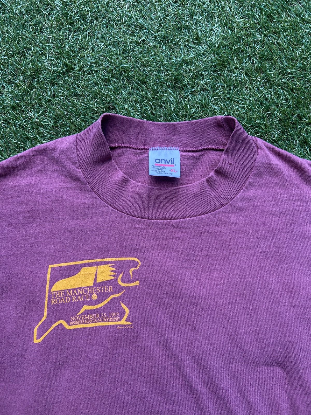 Vintage Vintage 2004 Manchester Road Race Red Long Sleeve T-Shirt Size US L / EU 52-54 / 3 - 4 Thumbnail