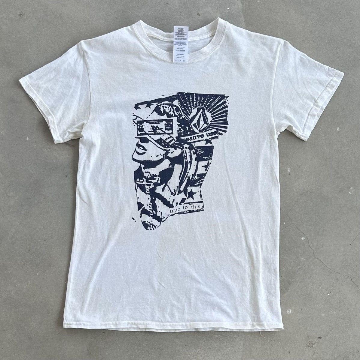 Vintage VINTAGE VOLCOM TOKYO BAY SKATE SURF ANNIVERSARY TEE Size US S / EU 44-46 / 1 - 1 Thumbnail