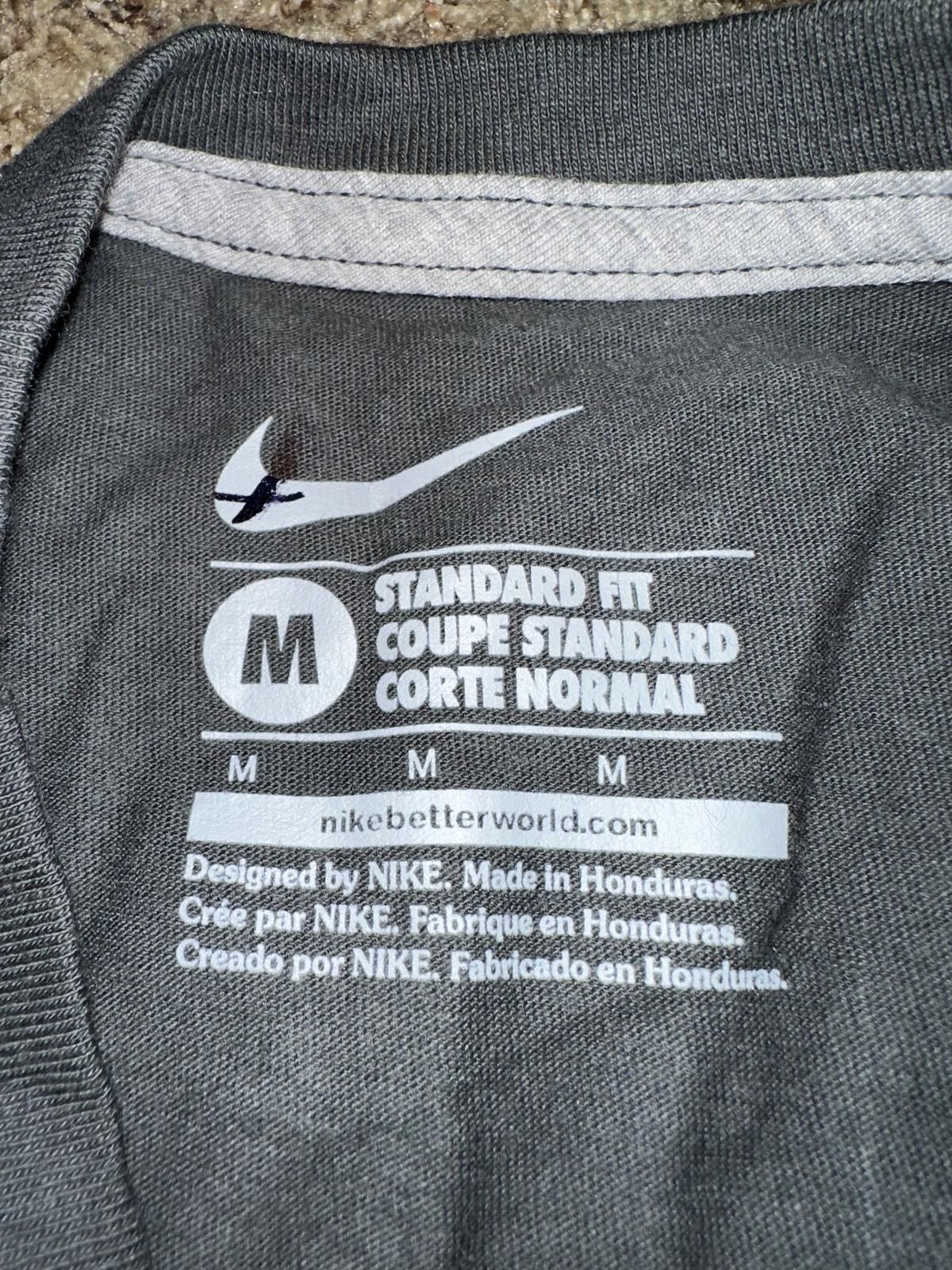 Nike Vintage Nike Men’s Football Graphic Black Tee Size US M / EU 48-50 / 2 - 3 Thumbnail