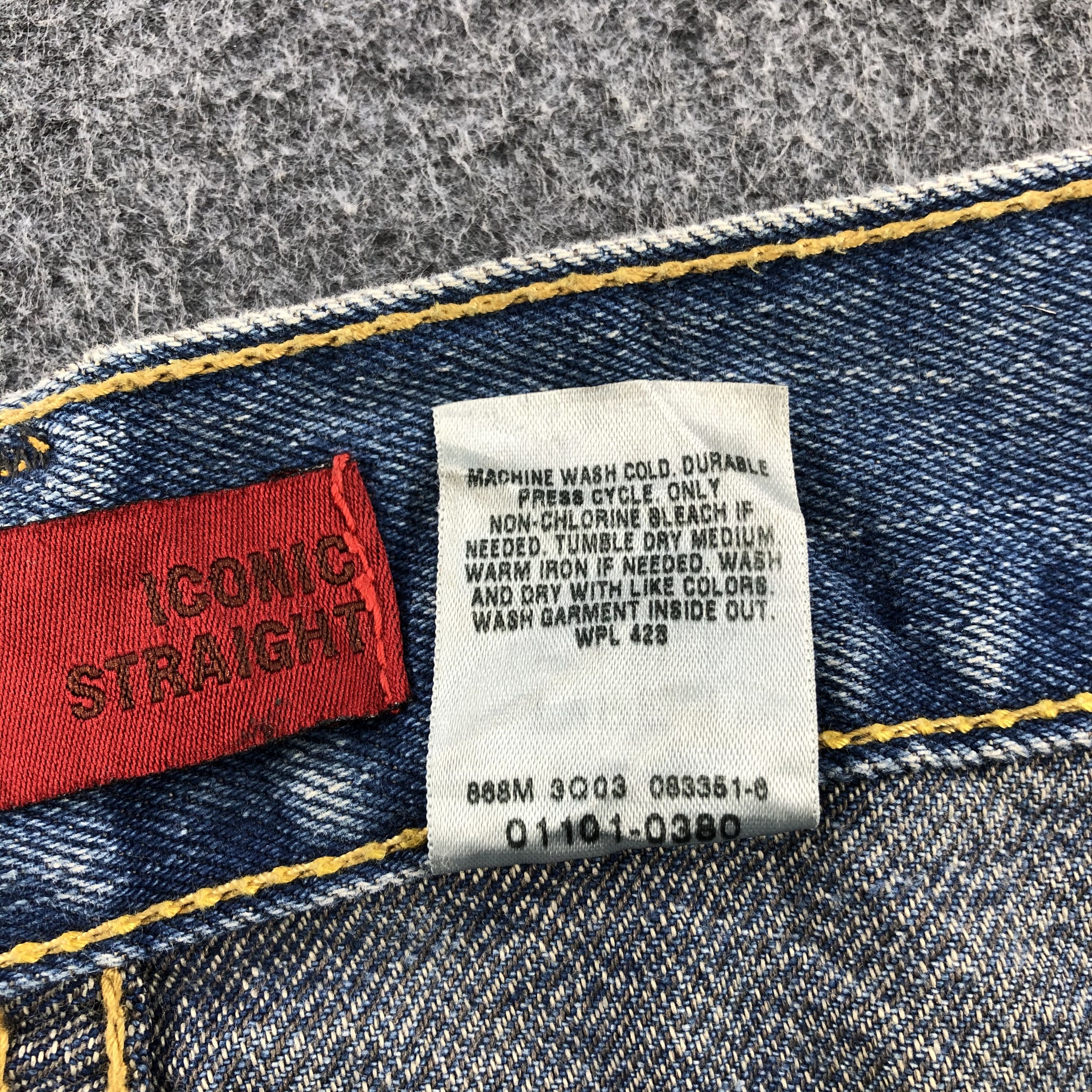 Levi's Vintage Levis 501 Denim Jeans-JM716 Size US 37 - 11 Thumbnail