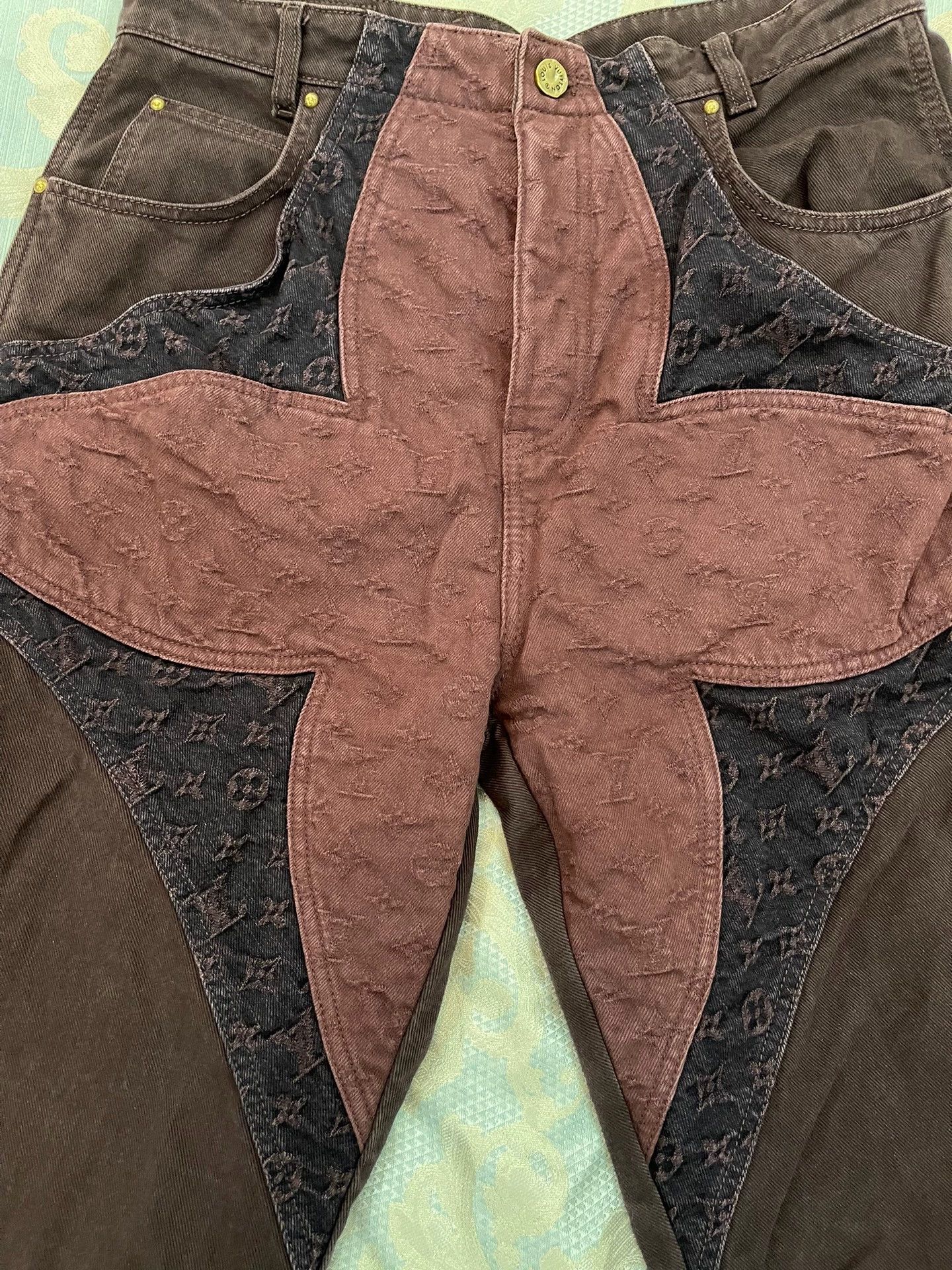 Louis Vuitton LV Ltd Ed Classic Monogram Patchwork Floral Jeans 32 Size US 32 / EU 48 - 2 Thumbnail