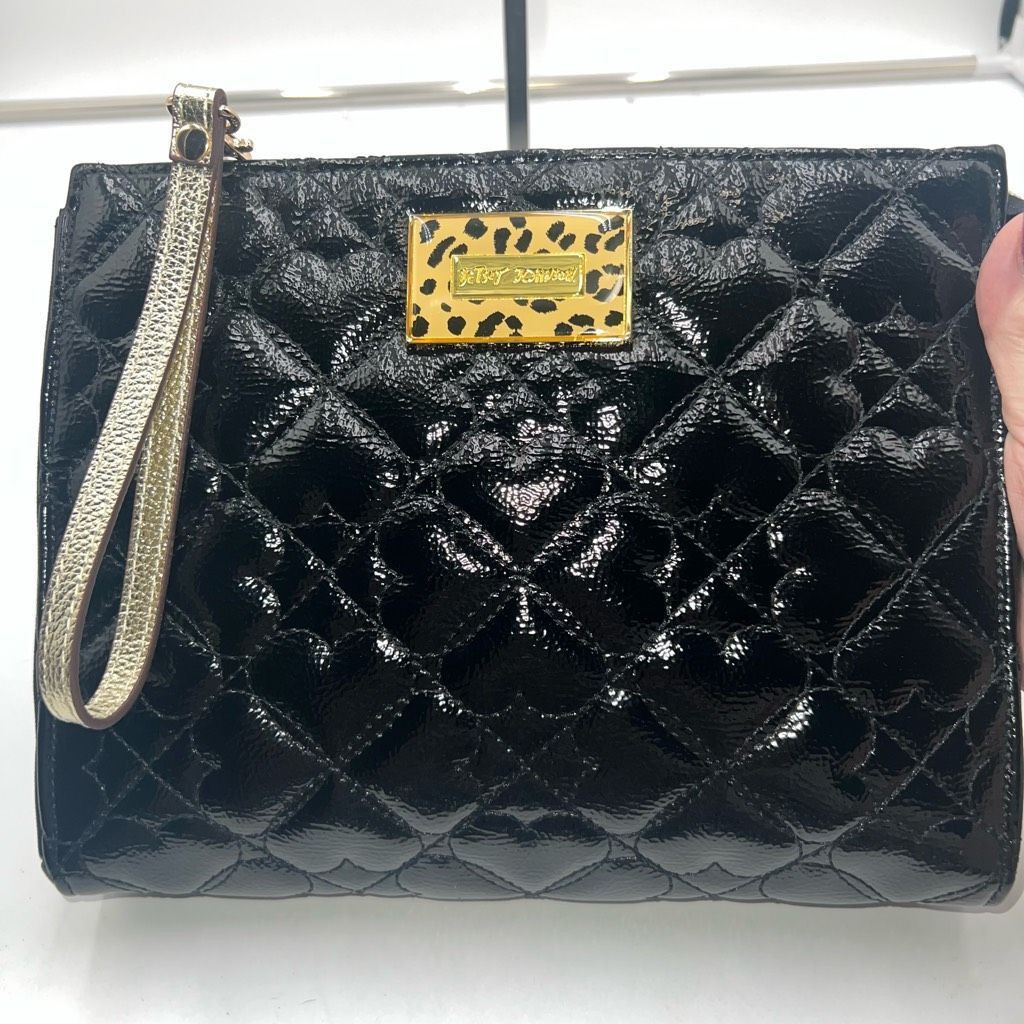 Betsey Johnson Betsey Johnson Large Faux Leather Black and Gold Quilted Wri Size ONE SIZE - 3 Thumbnail