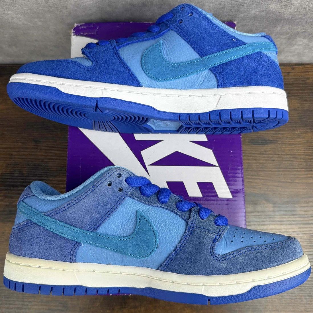 Nike NEW Nike SB Dunk Low Blue Raspberry Size 5 / 6.5W DM0807-400 Size US 5 / EU 37 - 4 Thumbnail