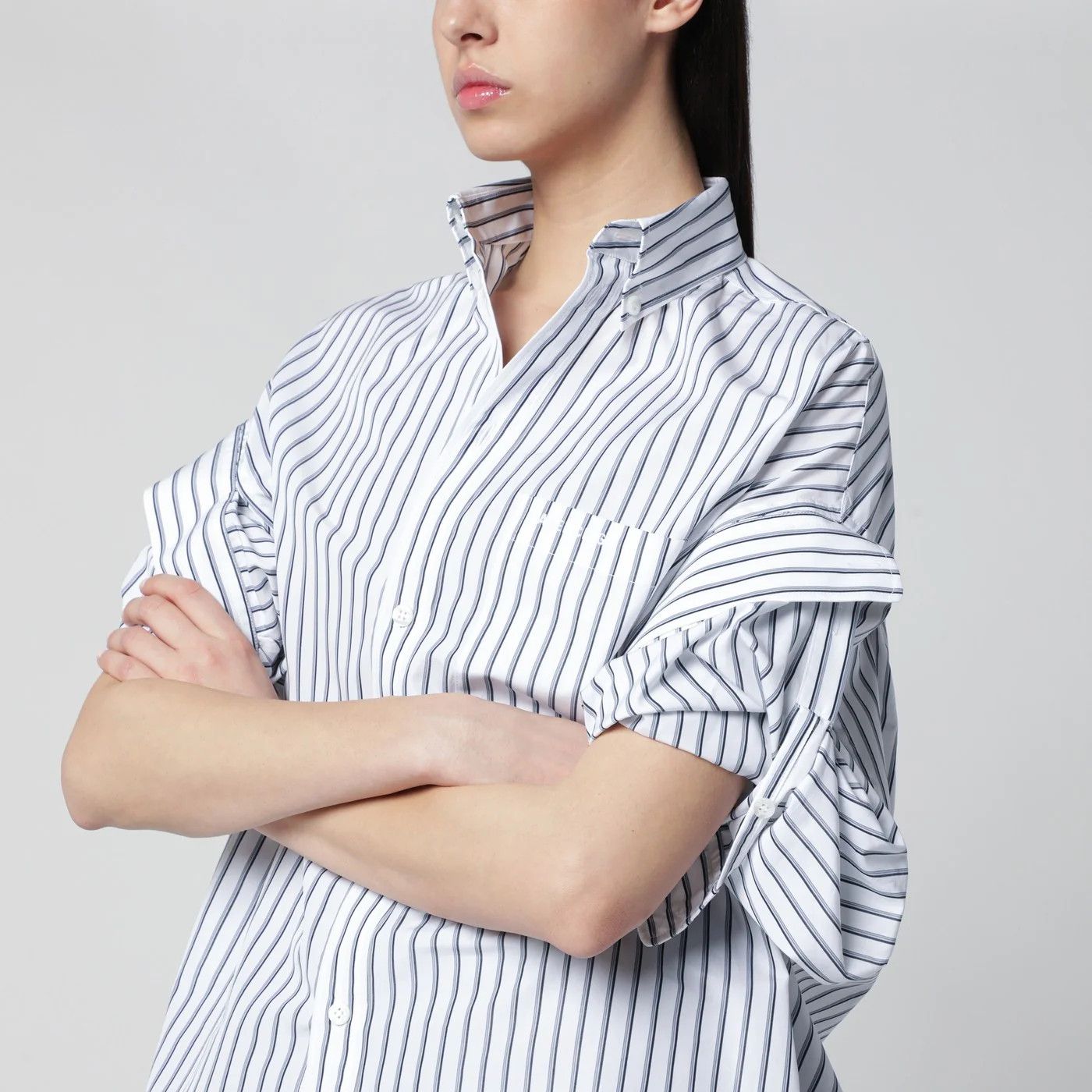 Balenciaga o1d2blof0426 Striped Shirt in White Size XS / US 0-2 / IT 36-38 - 4 Thumbnail