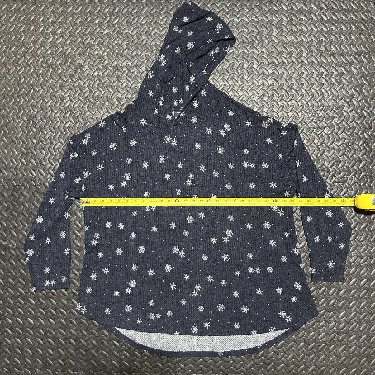 Other Lane Bryant Hoodie Tee Top Snowflake Navy Curved Hem 22/24 Size 4XL / US 24-26 - 3 Thumbnail