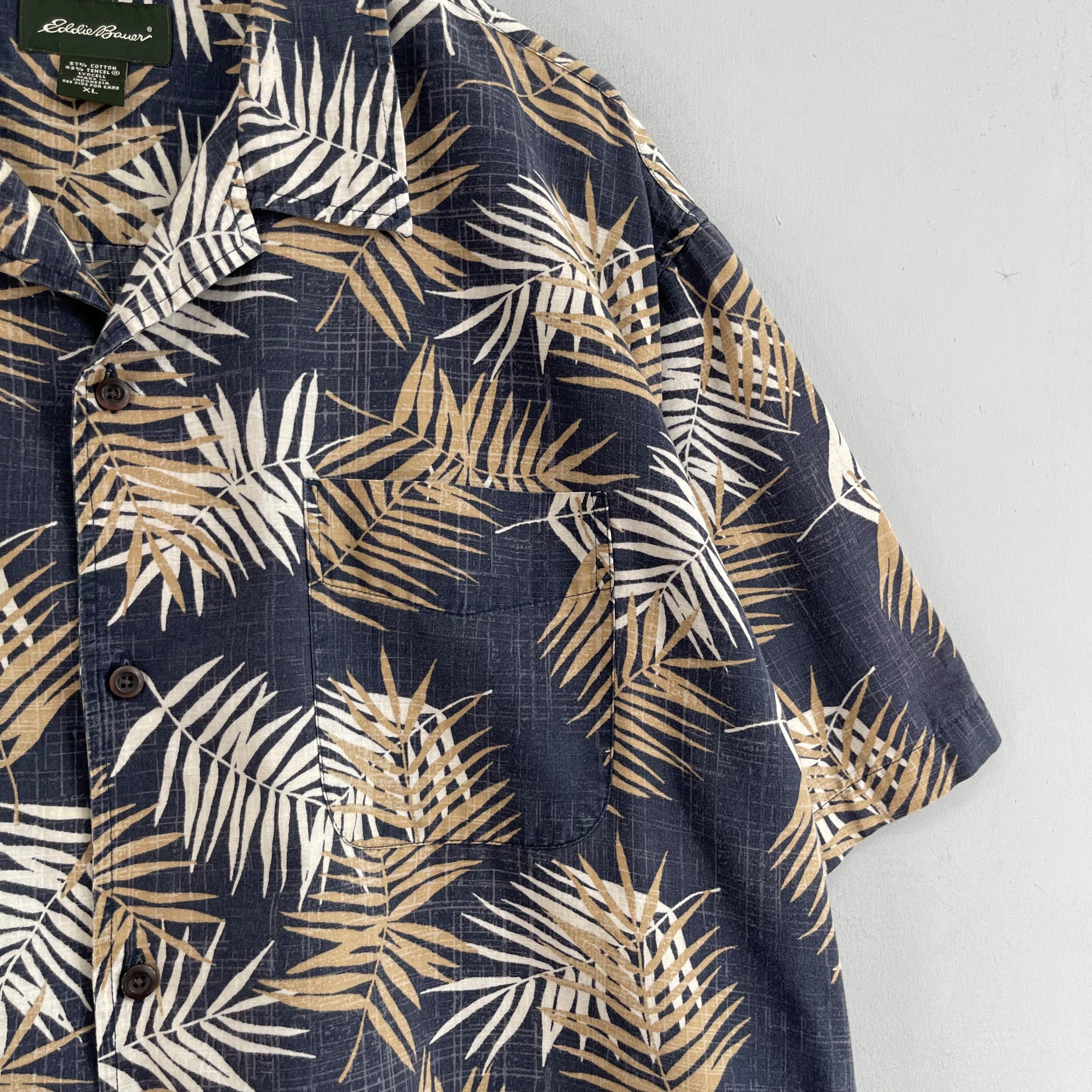 Eddie Bauer Vintage EDDIE BAUER Abstract Floral Motive Hawaii Shirt Size US XL / EU 56 / 4 - 3 Thumbnail