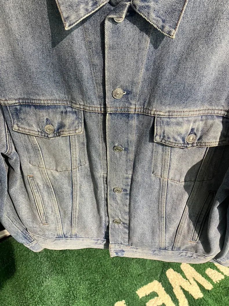 Balenciaga Balenciaga Light Wash Denim Jacket Size XXS / US 00 / IT 34 - 4 Thumbnail