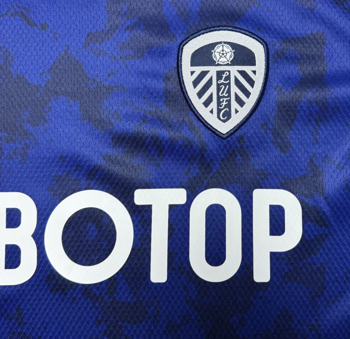 Adidas Leeds United 2021 2022 Away Shirt Soccer Jersey Adidas Size US XL / EU 56 / 4 - 9 Thumbnail
