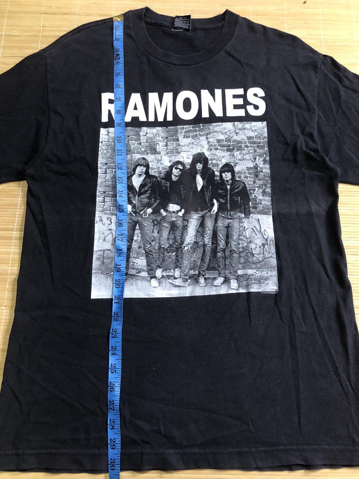 Band Tees Vintage 1999 Ramones American punk rock band Size US L / EU 52-54 / 3 - 8 Thumbnail