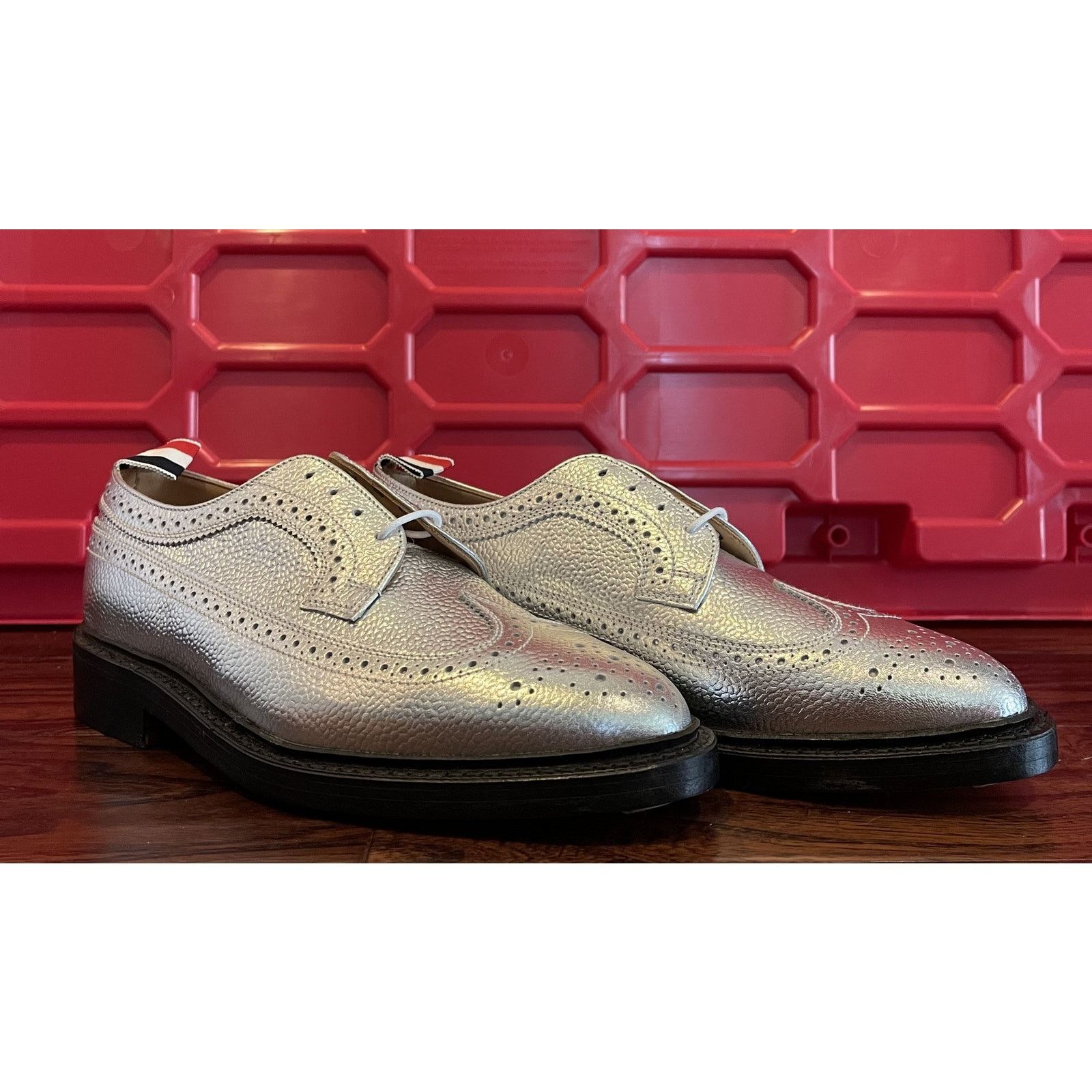 $1,495 NIB Thom Brown Classic Longwing Pebble Grain Silver Brogue Oxford Shoes 7 Thom Browne Thom Browne Classic Longwing Brogues | Grailed main image 4