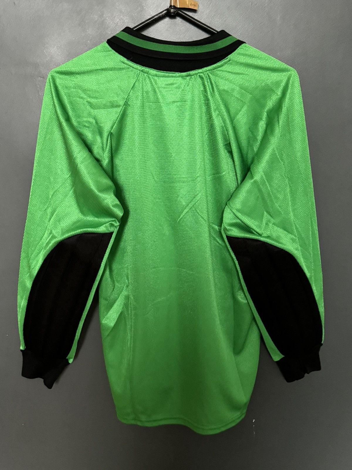 Other Portsmouth 00/02 Goalkeeper Football Jersey Size US XL / EU 56 / 4 - 2 Thumbnail