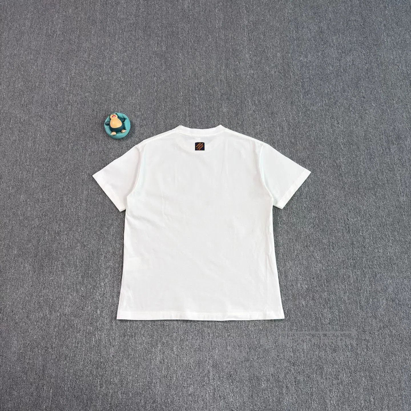 Louis Vuitton LV 25 Three-Flower Beaded White Tee. Size S / US 4 / IT 40 - 2 Thumbnail