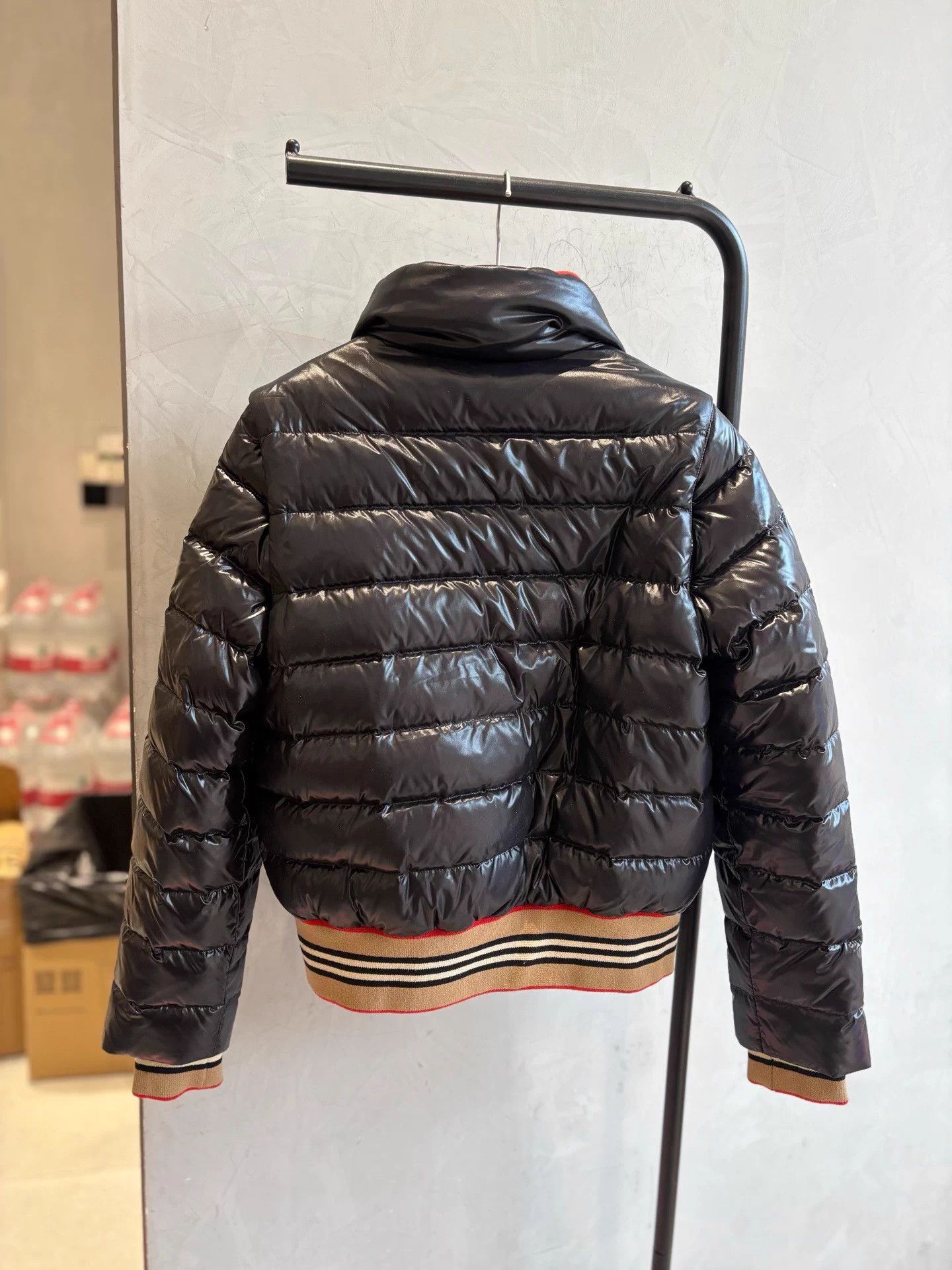 Burberry Burberry Black Puffer Detachable Sleeves Vest M Deadstock Size US M / EU 48-50 / 2 - 4 Thumbnail