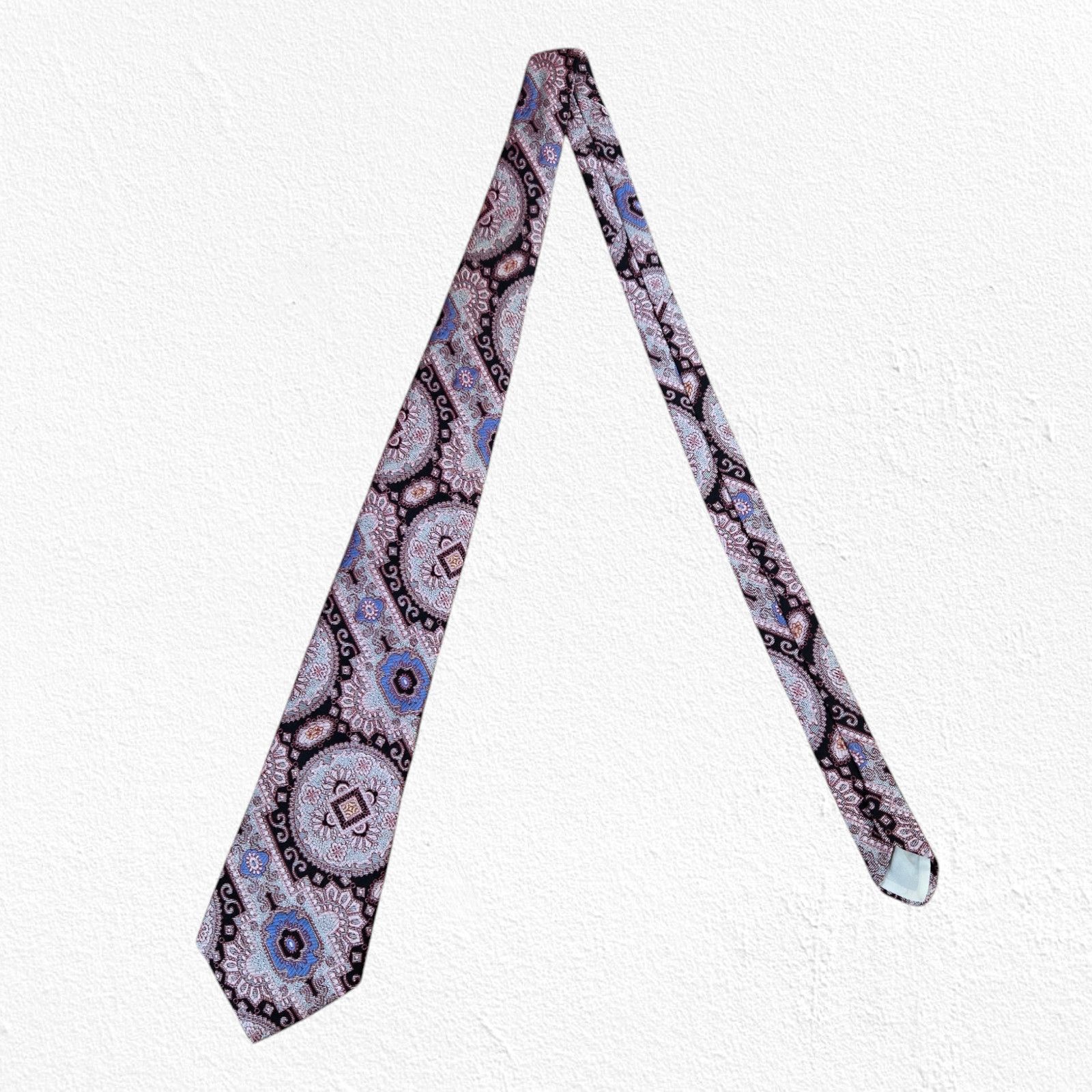 Vintage Vintage Black Red Medallion Neck Tie Size ONE SIZE - 2 Thumbnail