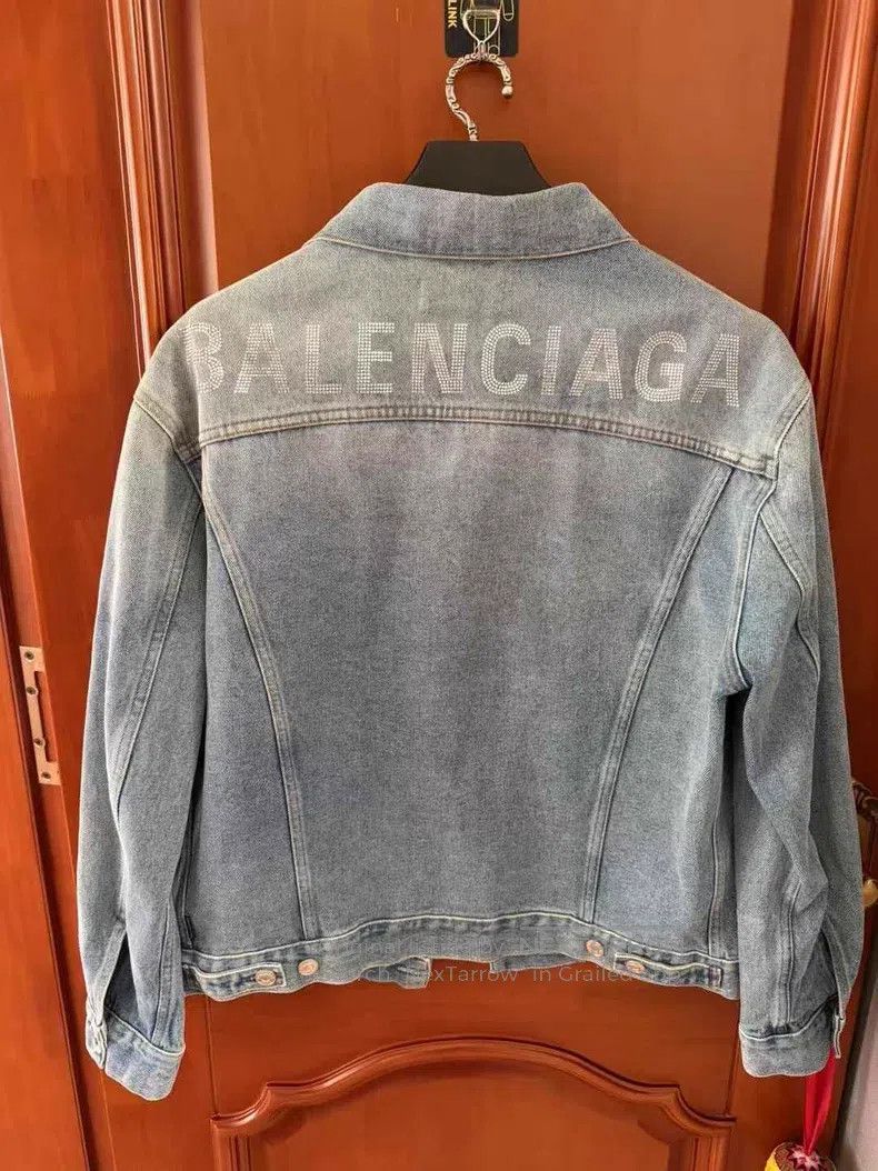 Balenciaga Balenciaga Back Crystal Logo Denim Jacket Size XXS / US 00 / IT 34 - 1 Thumbnail