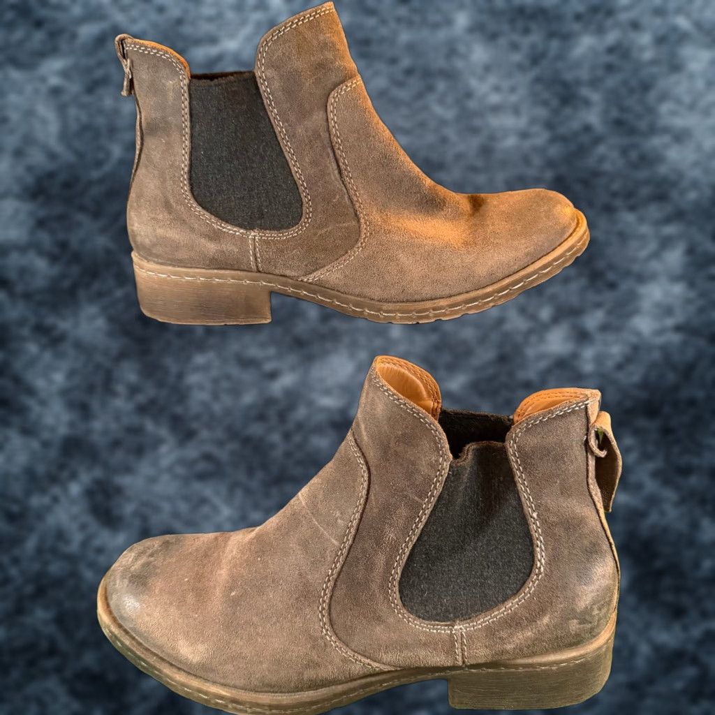 Vintage Comfortiva Distressed Brown Suede Chelsea Ankle Boots Womens 9.5M Bootie Block Heel Casual Fall Winter Bohemian 90s Leather Lining Pull On Knit? Size US 10 / IT 40 - 1 Thumbnail