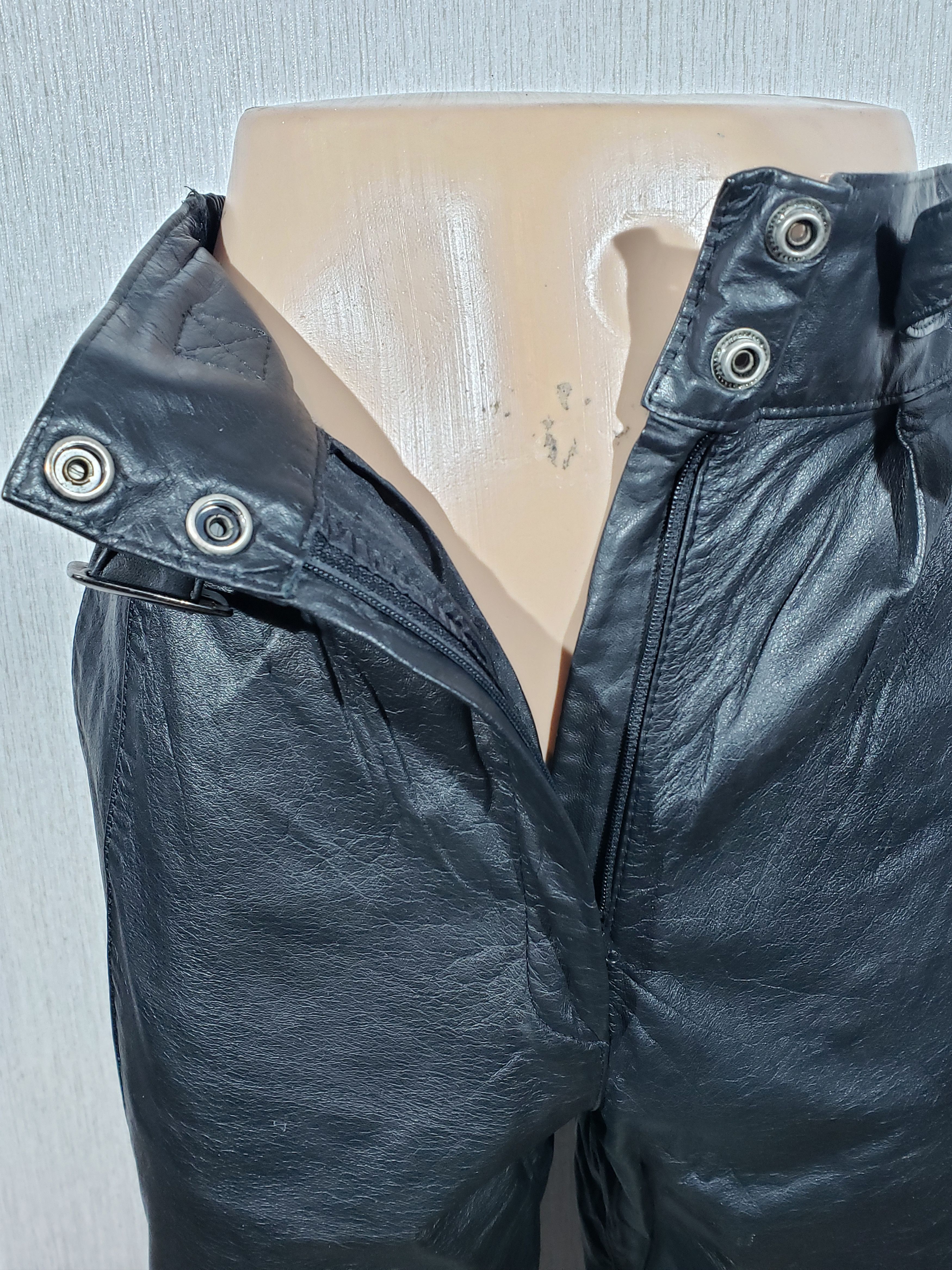 Genuine Leather Stylish elegant women's black leather pants. Size 28" / US 6 / IT 42 - 4 Thumbnail