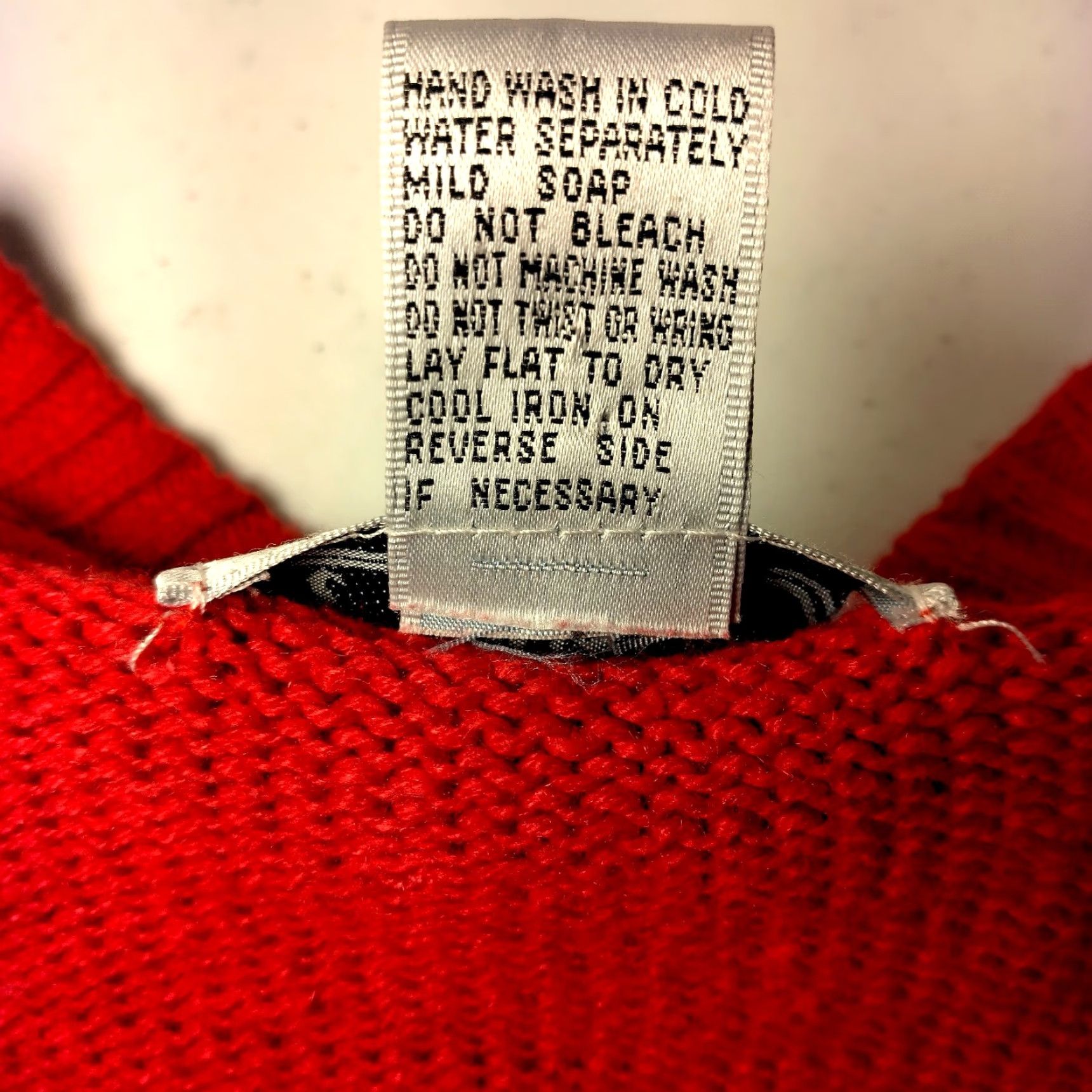 Vintage VINTAGE P. Galli Women's Cardigan Sweater Knit Long Sleeve V-Neck Casual Golf Football Tennis Red S Size S / US 4 / IT 40 - 4 Thumbnail
