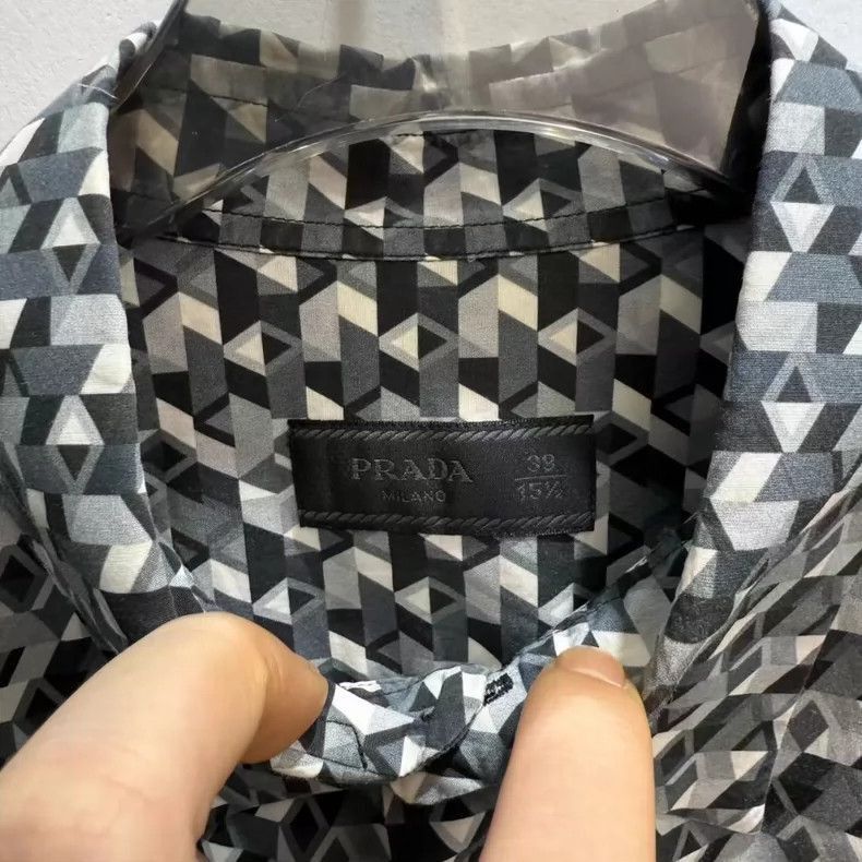 Prada Prada Geometric Long Sleeve Shirt Size 39 -2505 Size US M / EU 48-50 / 2 - 2 Thumbnail