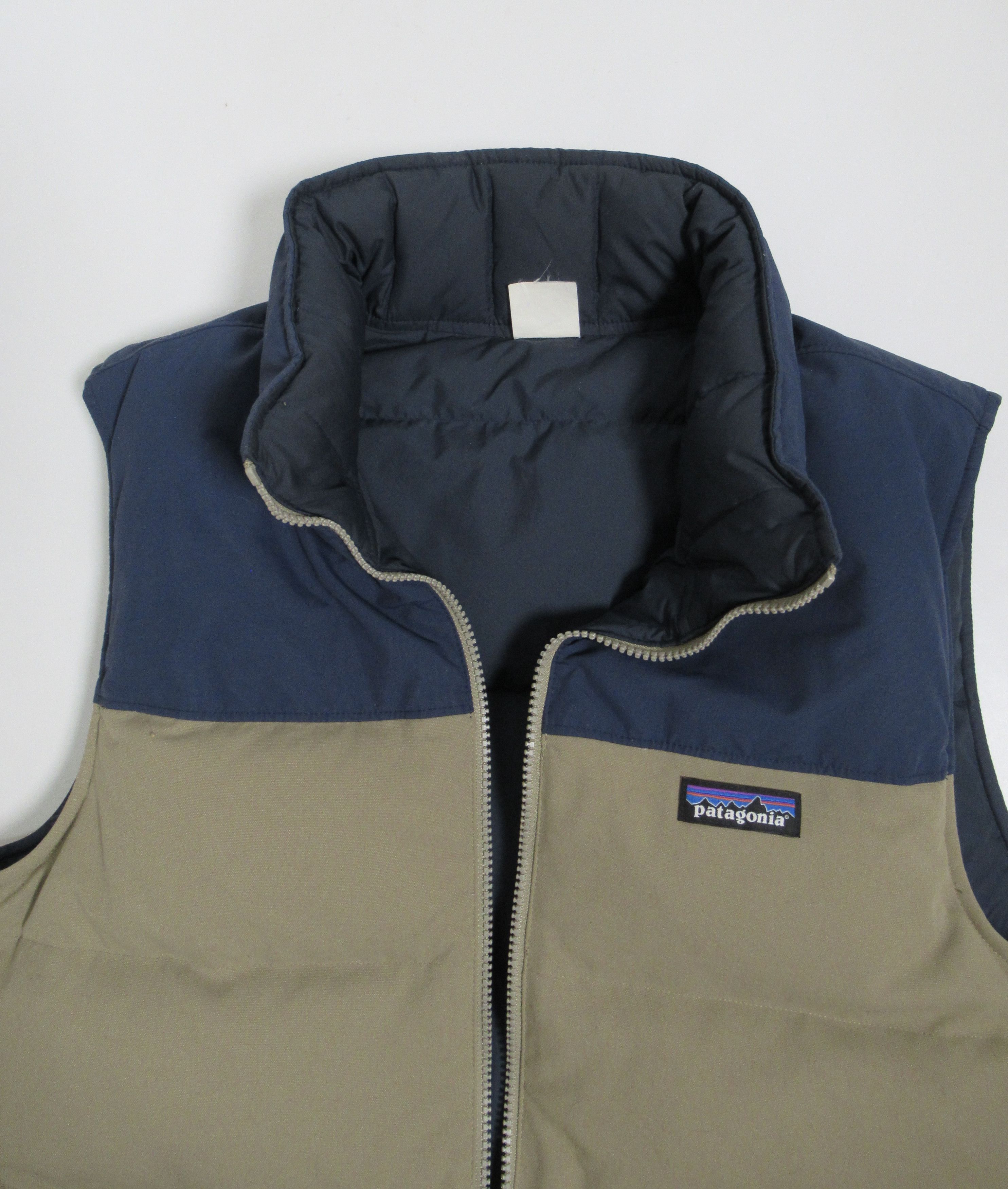 Patagonia Patagonia Reversible Bivy Down Vest Ash Tan ASHT 27587FA16 Size US M / EU 48-50 / 2 - 6 Thumbnail