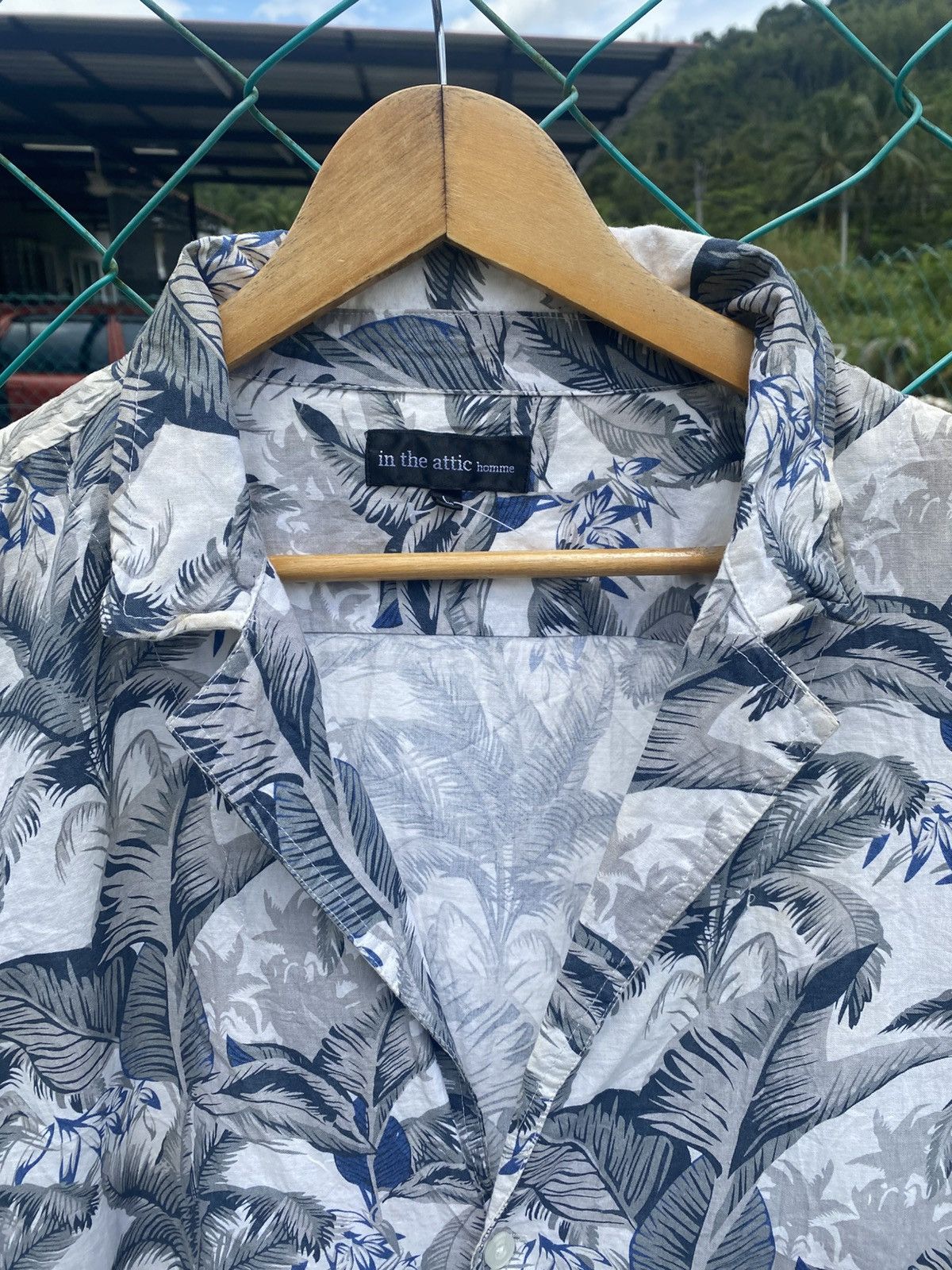 In The Attic In the attic homme floral shirts Size US L / EU 52-54 / 3 - 5 Thumbnail
