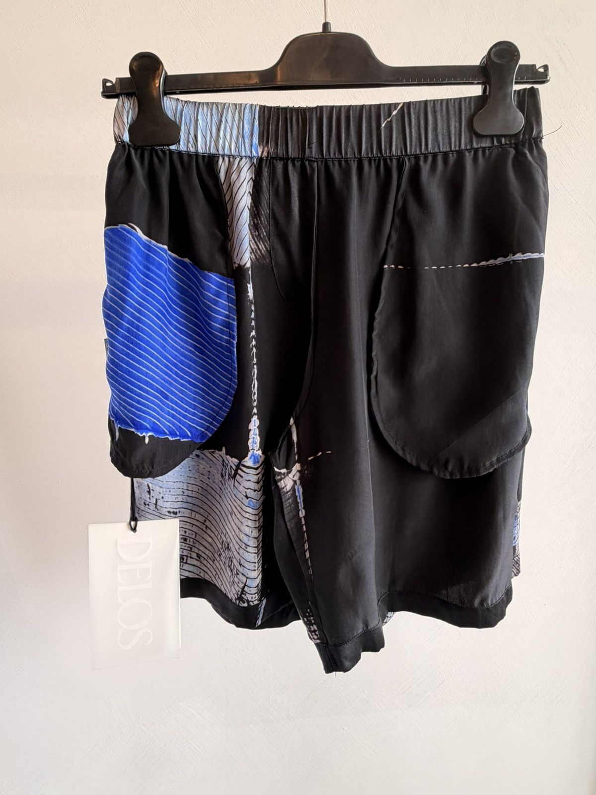 Other DELOS Printed Silk Short Black And Blue Abstract Size S Size 28" / US 6 / IT 42 - 14 Thumbnail